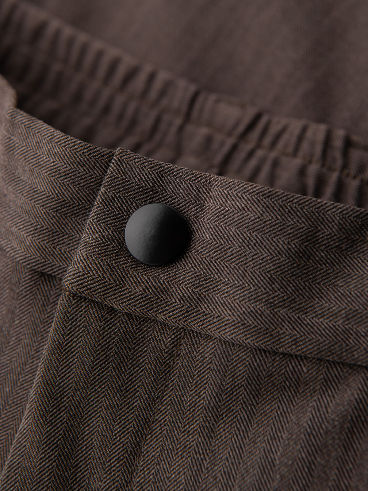 Ombre Men&#039;s chino pants with elastic waistband SLIM FIT - chocolate