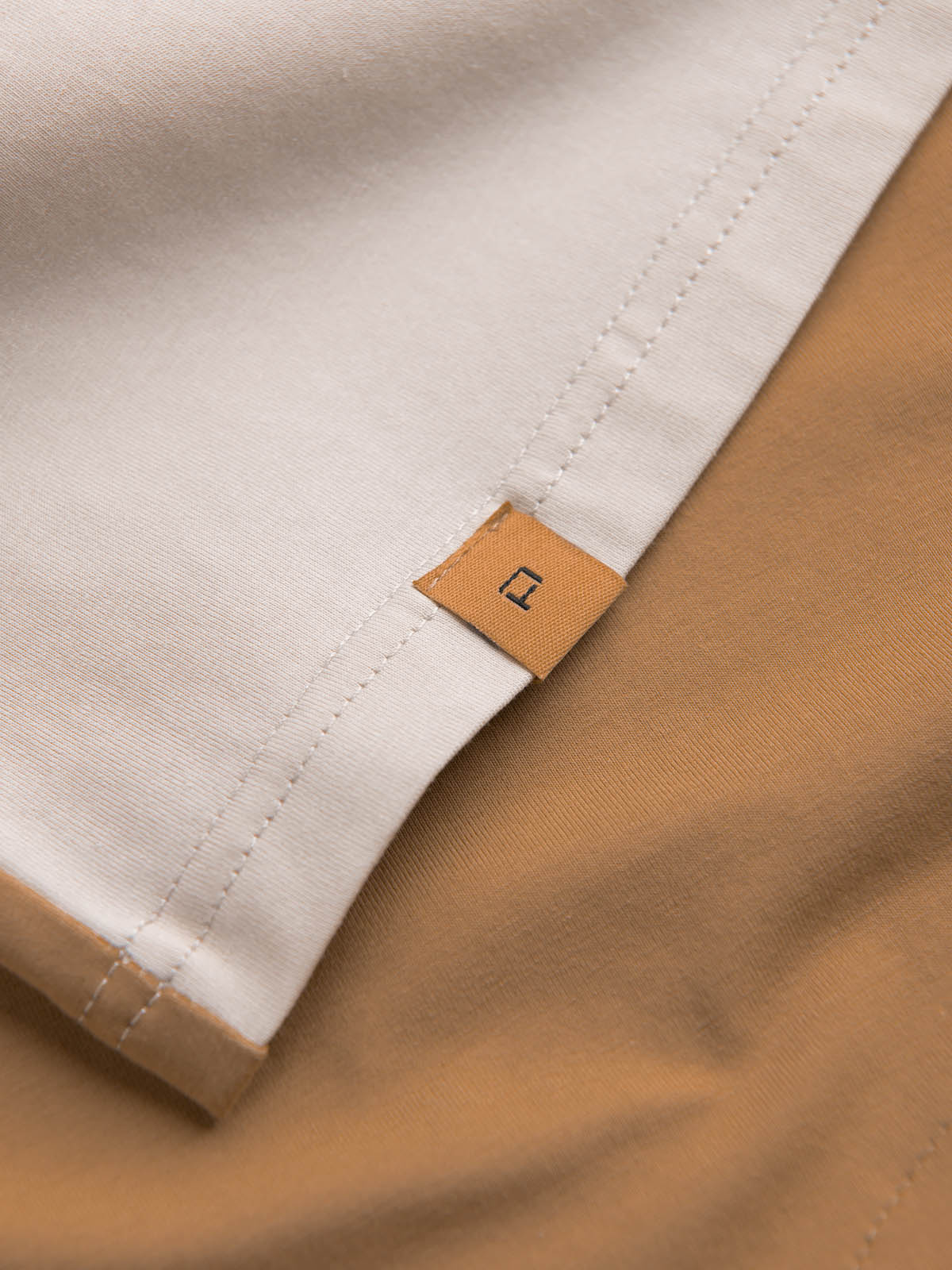 Ombre Men's elastane t-shirt with colored sleeves - brown