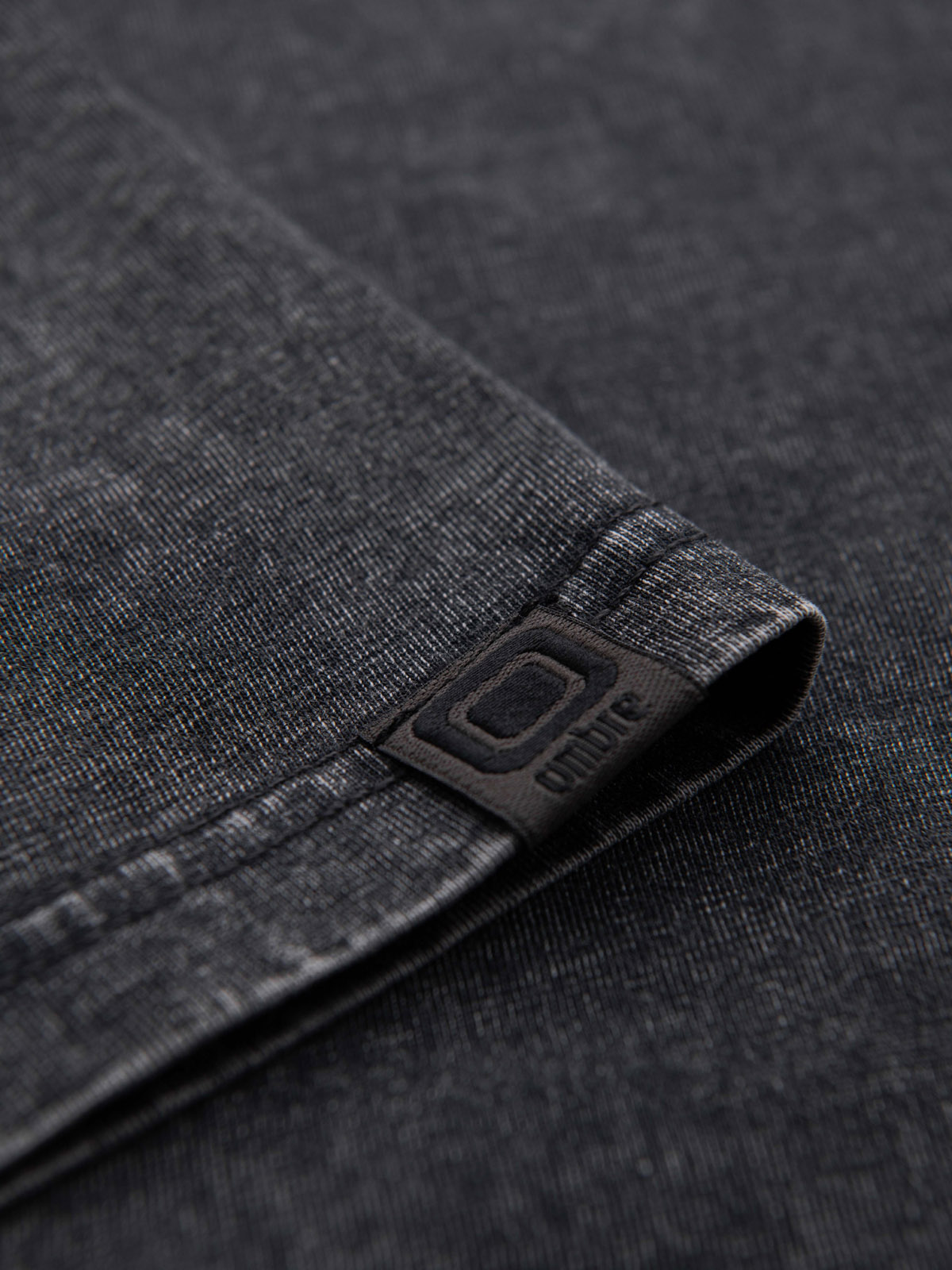 Ombre Men's T-shirt with wash effect - black