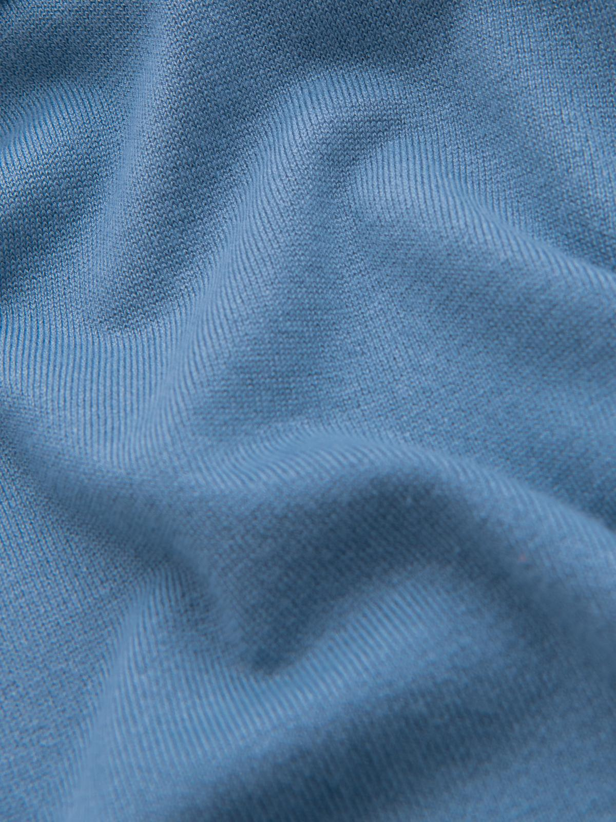 Ombre Classic men&#039;s sweater with round neckline - light blue