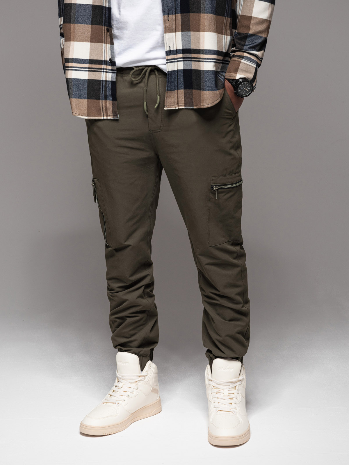 Ombre Men's jogger pants with cargo pockets and print - dark olive green