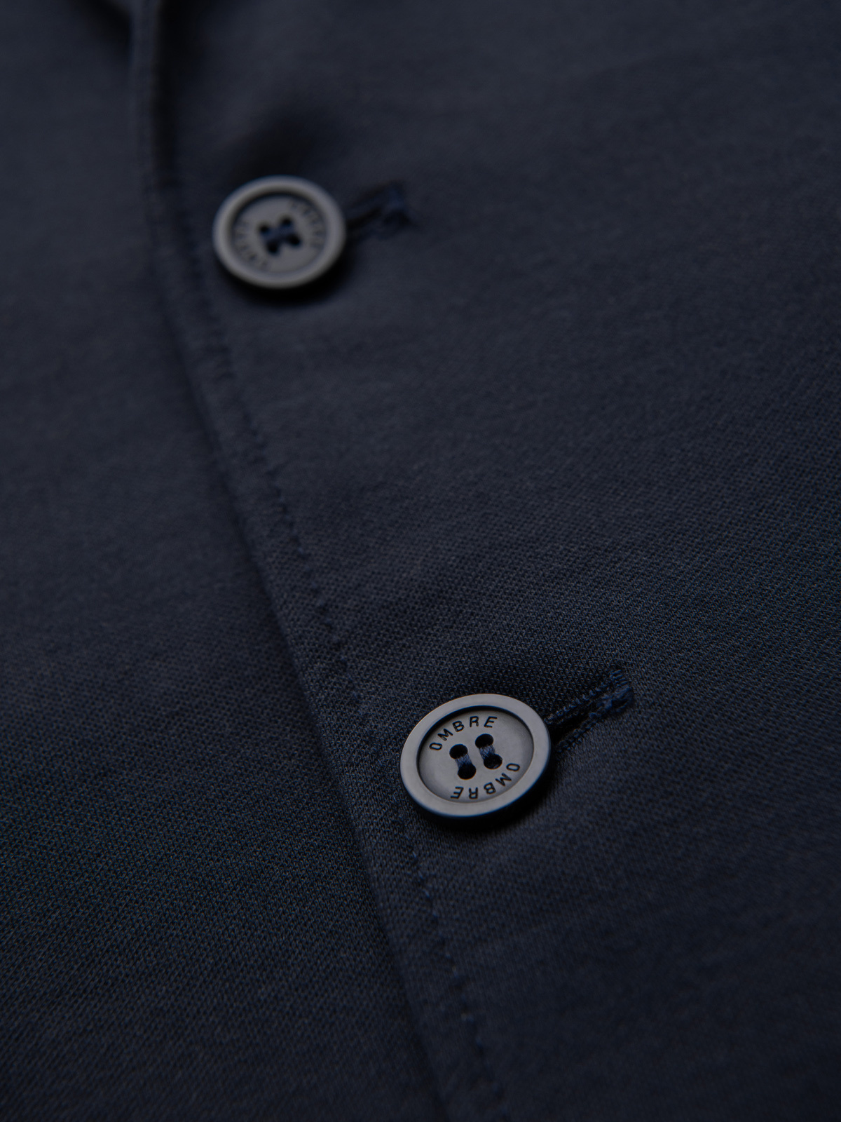 Pánske slim fit sako s jemnou textúrou