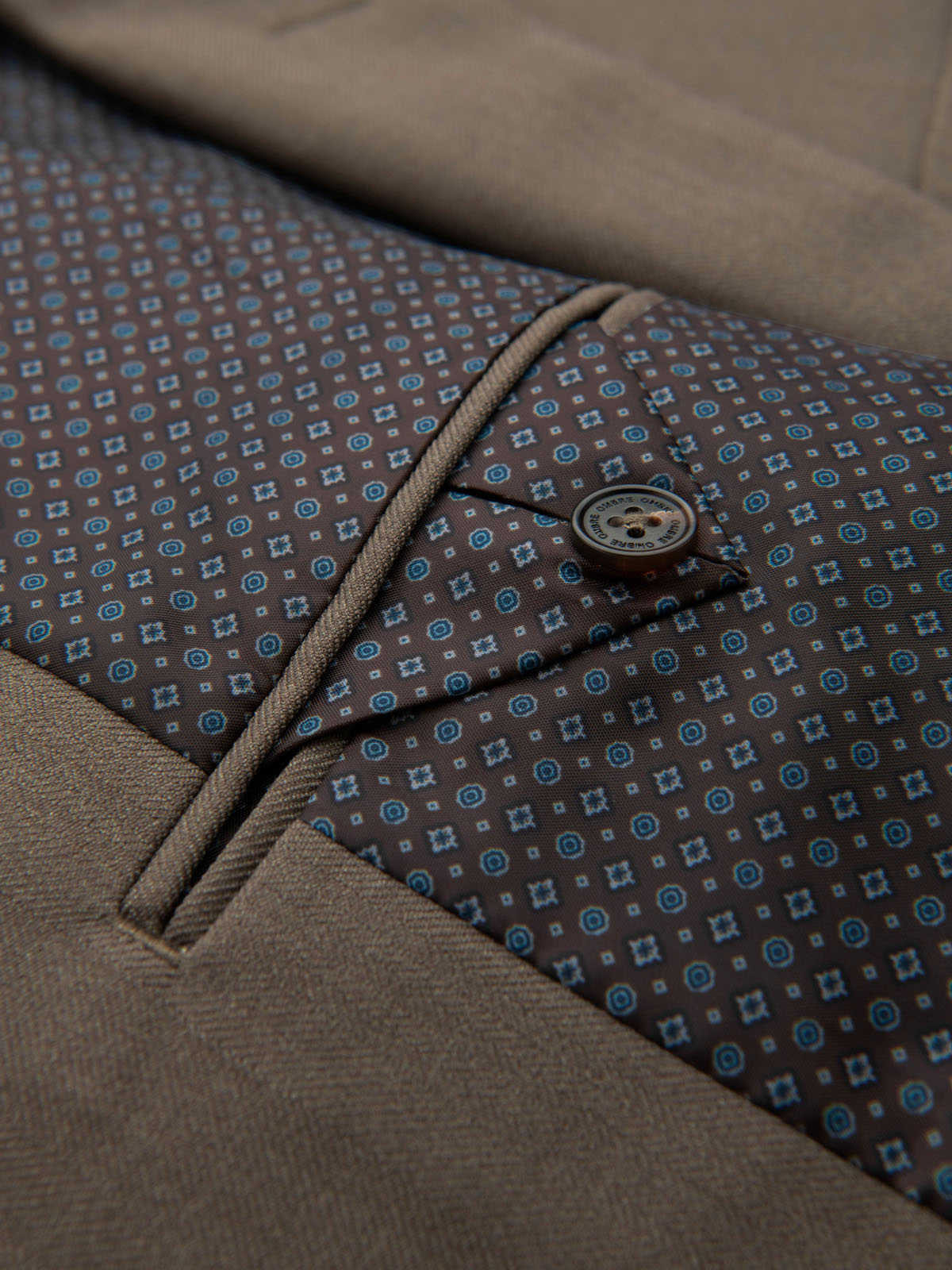 Ombre Men&#039;s elegant SLIM FIT jacket with rayon - olive