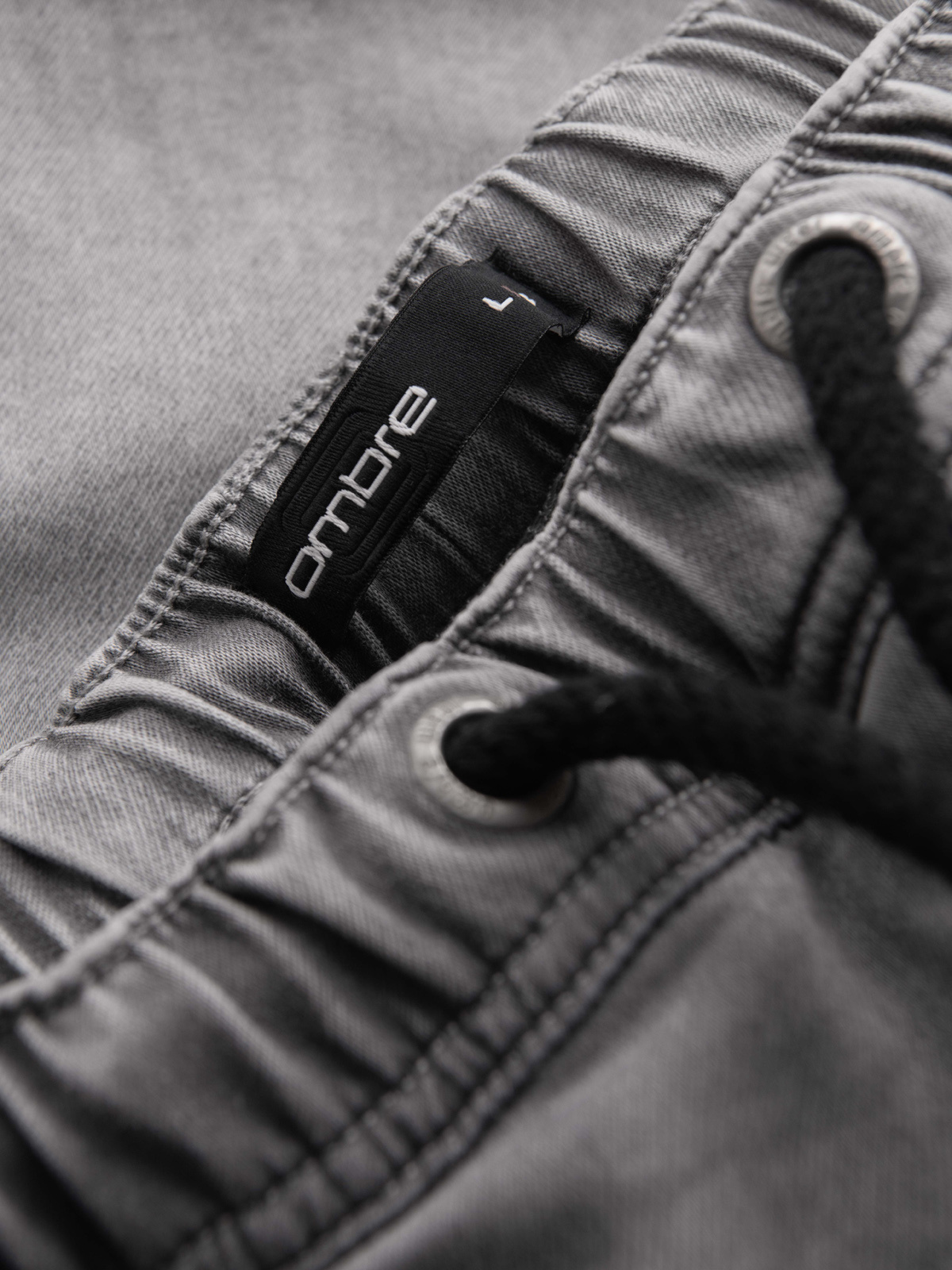 Ombre Men's denim short shorts with decorative stitching - light grey