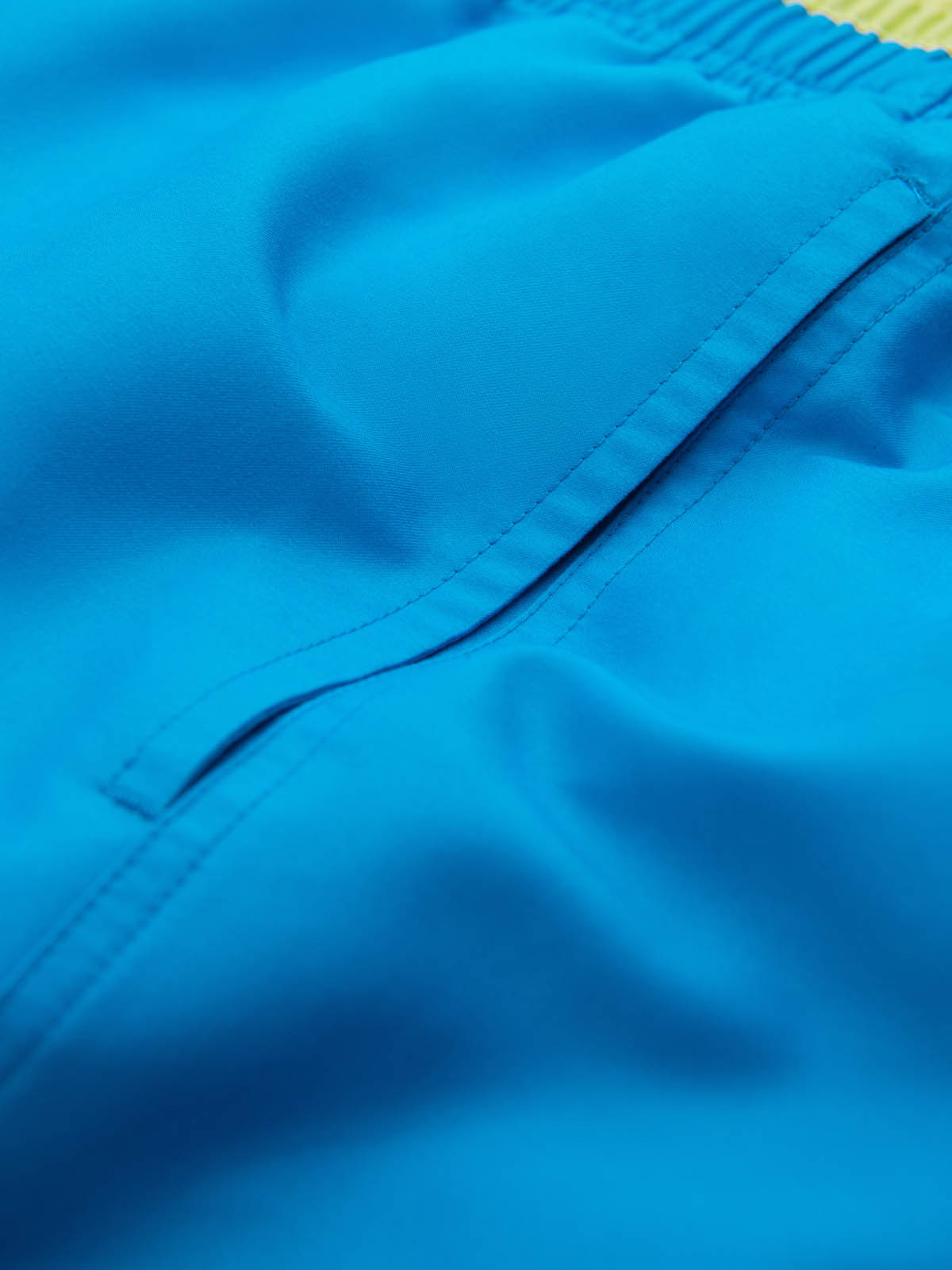 Ombre Men&#039;s swim shorts with two-tone welt - blue