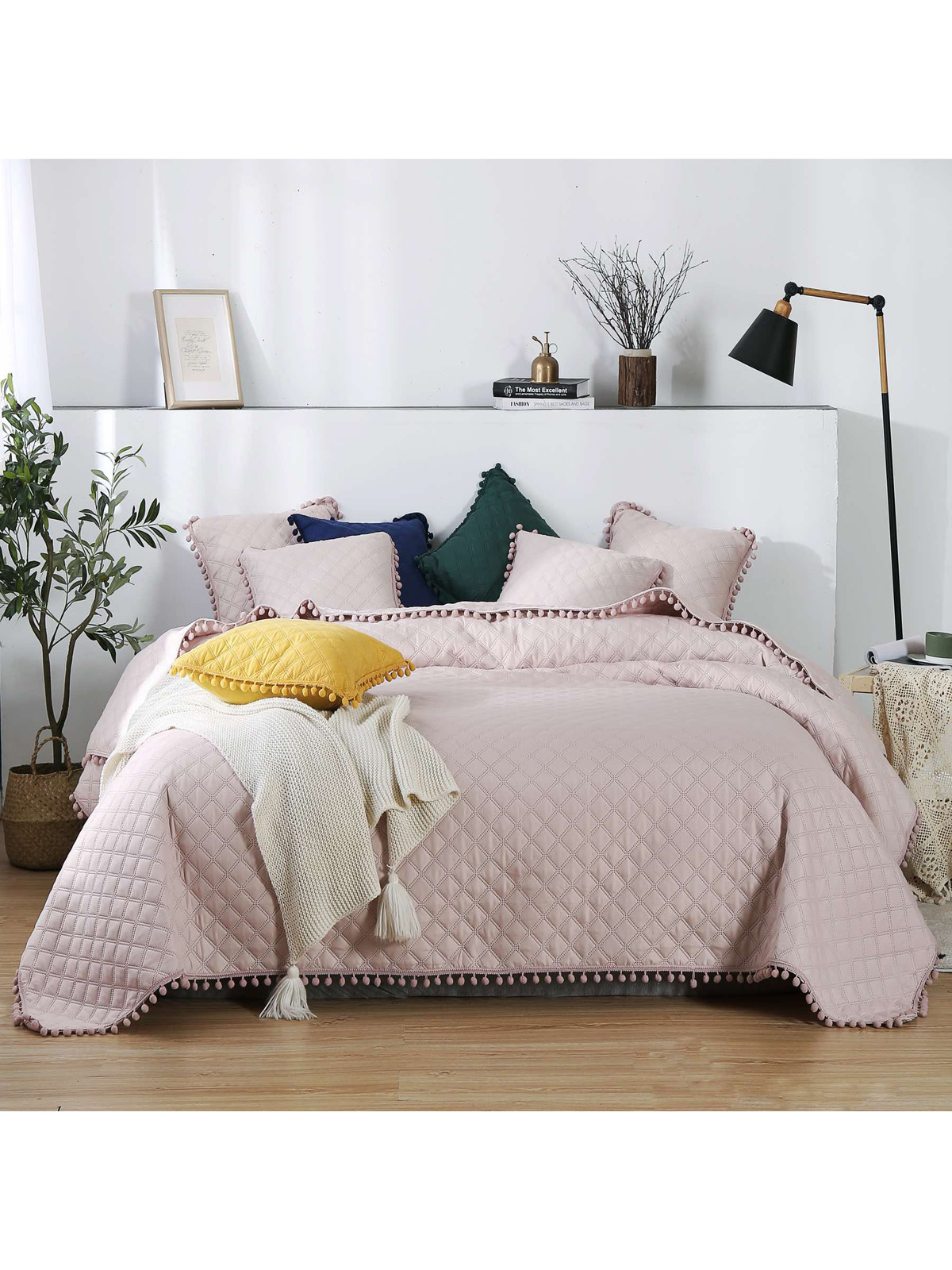 Edoti Quilted Bedspread Pompoo