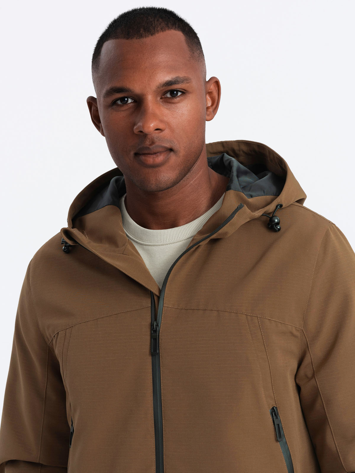 Ombre Men&#039;s lightweight storm jacket with hood - brown