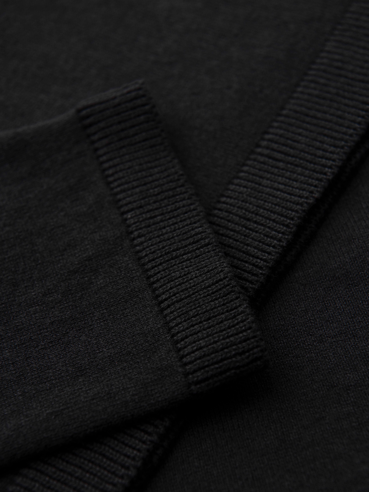 Ombre Men's polo sweater with embroidery on chest - black