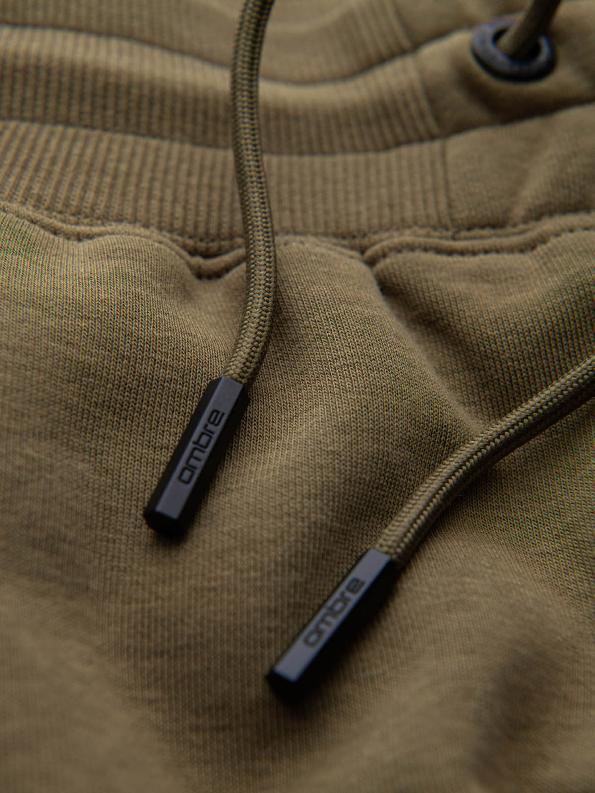 Ombre Men&#039;s pre-knee BASIC sweat shorts - olive