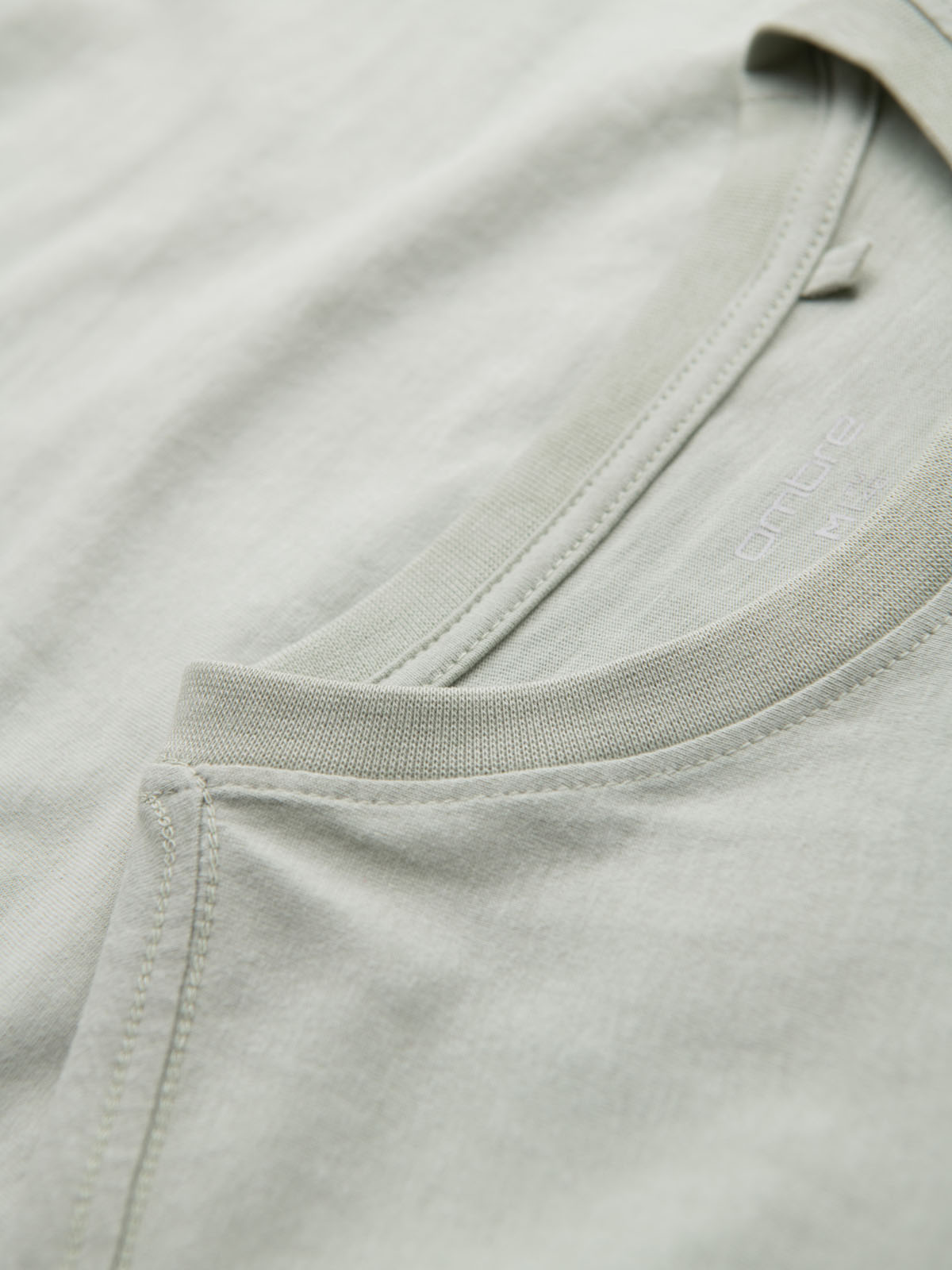 Tricou barbati, Ombre