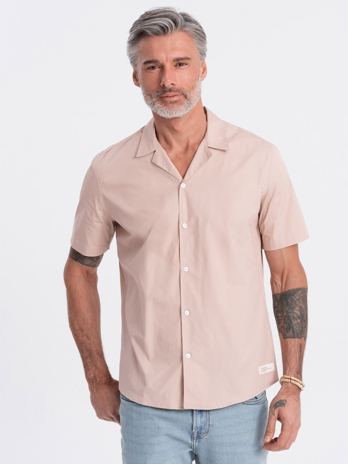 Levně Ombre Men's short sleeve shirt with Cuban collar - light brown