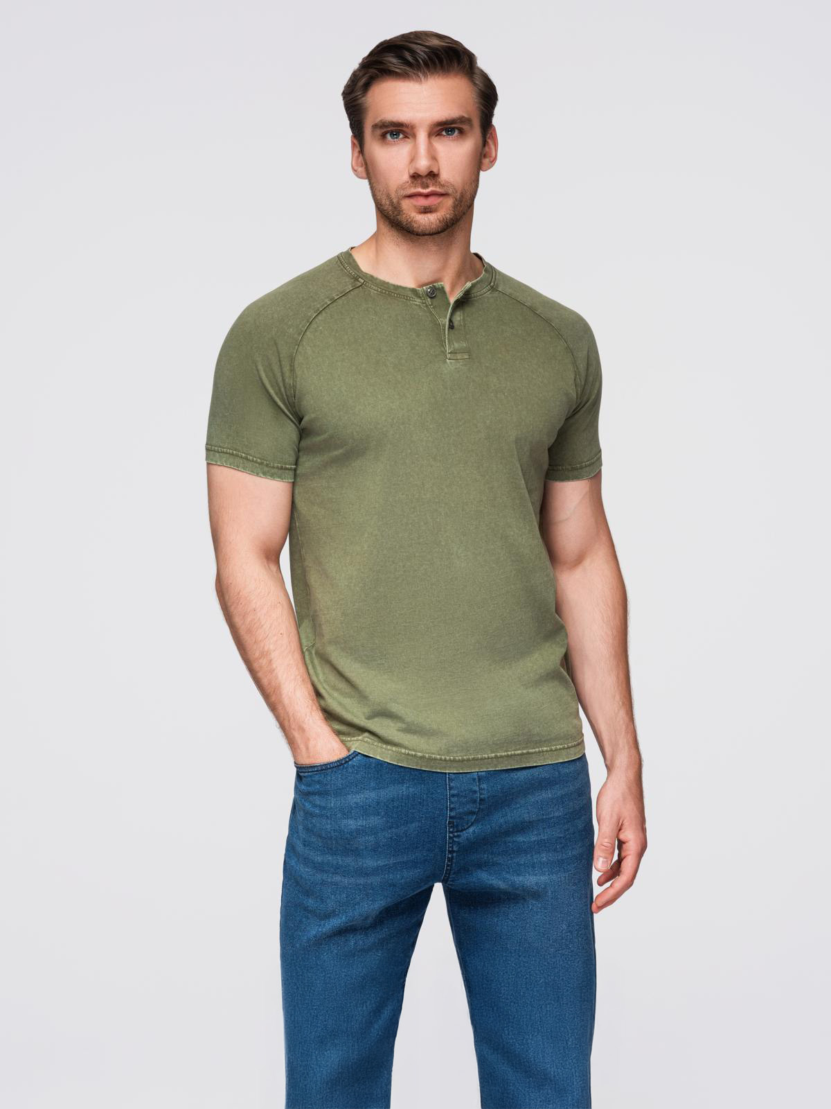 Ombre Men's t-shirt with wash effect and buttons at neckline - olive