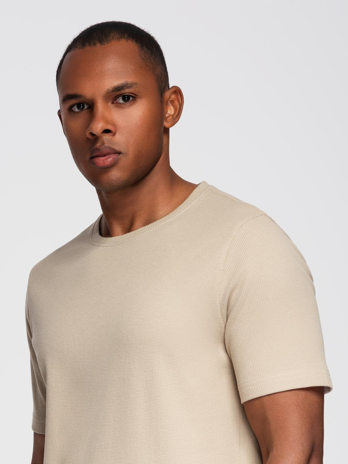 Ombre Men's waffle-textured T-shirt with round neckline - sand