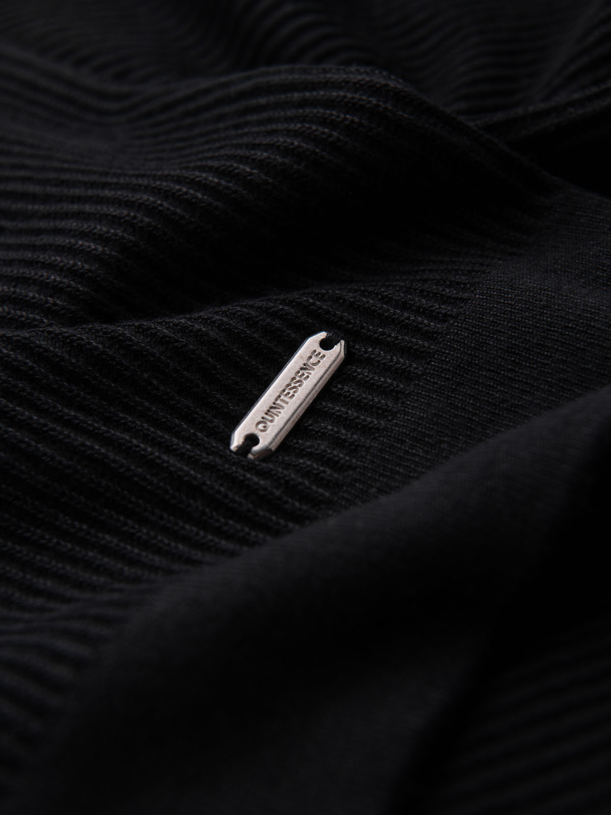 Ombre Men's knitted T-shirt with buttons at neckline - black