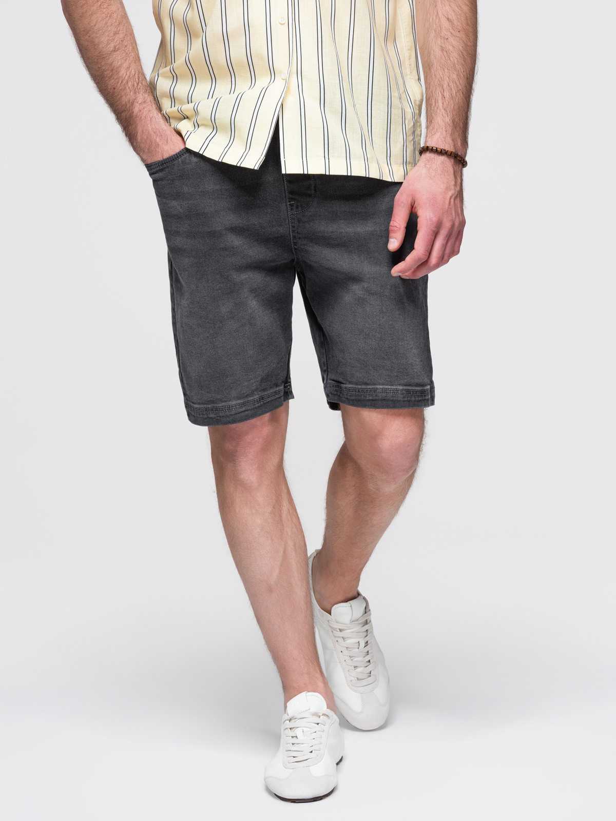 Ombre Men's shorts with elastic waistband and wash effect - grey