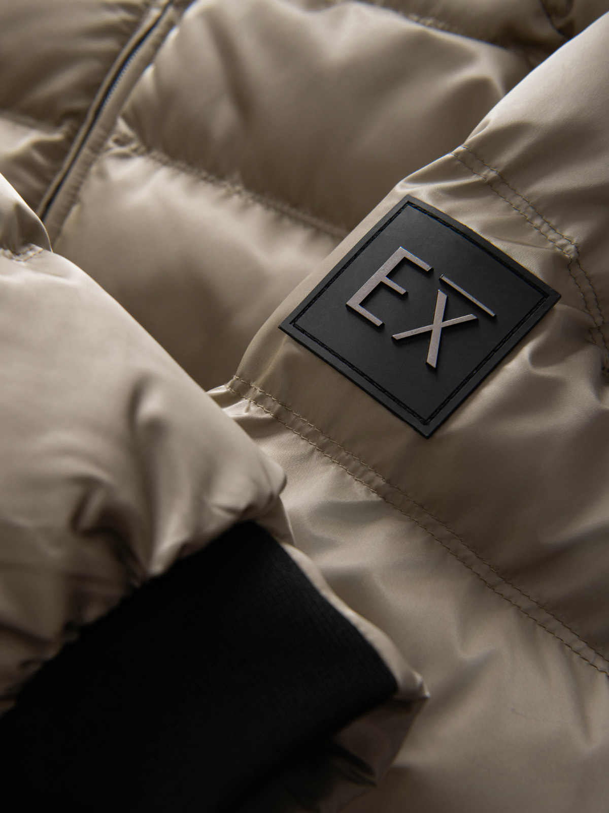 Ombre Men&#039;s quilted jacket with gloss and stand-up collar - light grey