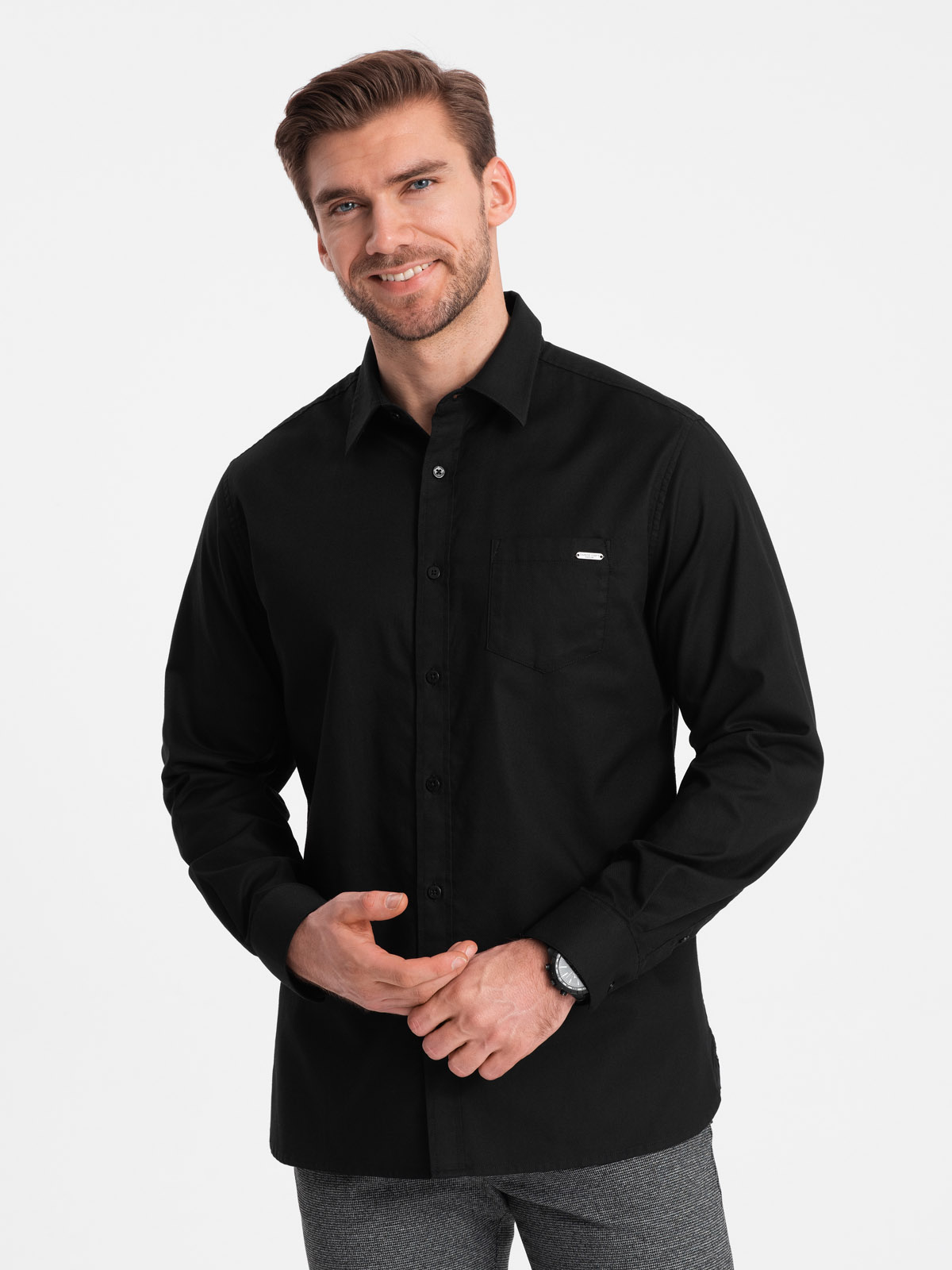 Levně Ombre Men's cotton shirt with pocket REGULAR FIT - black
