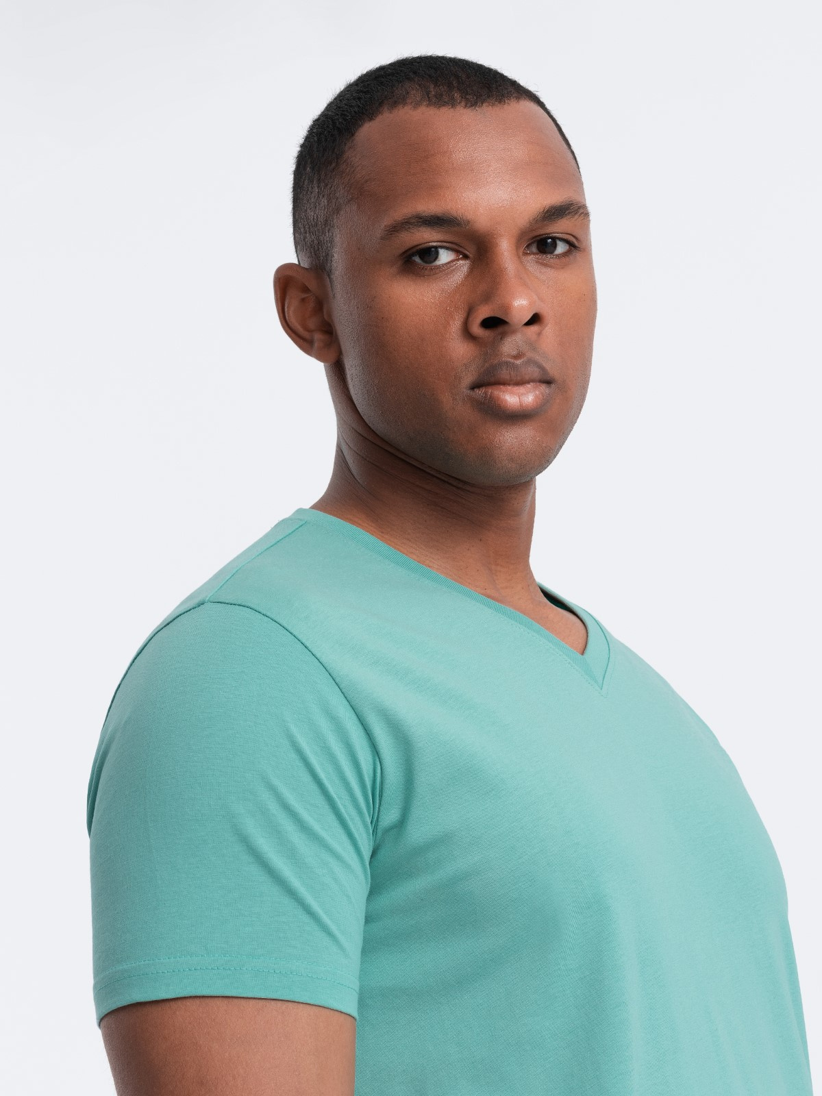 Ombre Men's BASIC classic cotton T-shirt with a v-neck - turquoise