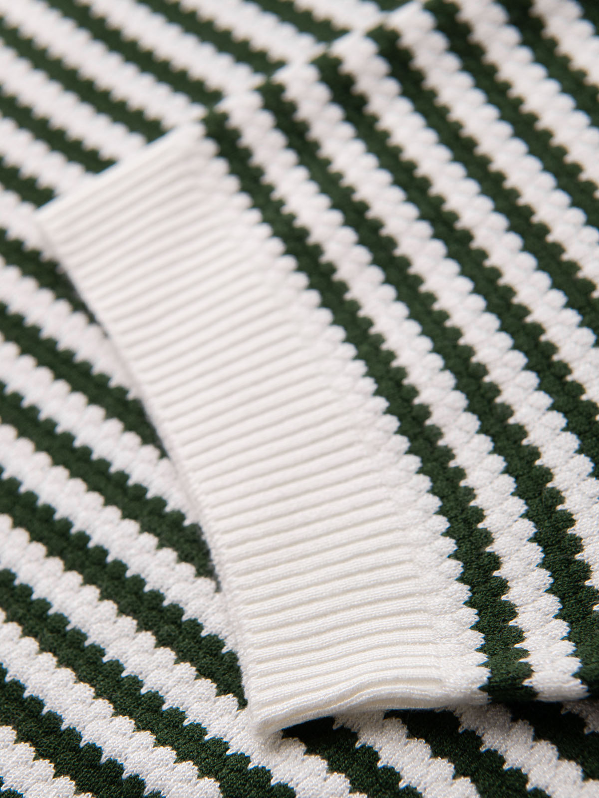 Ombre Men's knitted buttonless polo shirt with navy stripes - white and olive