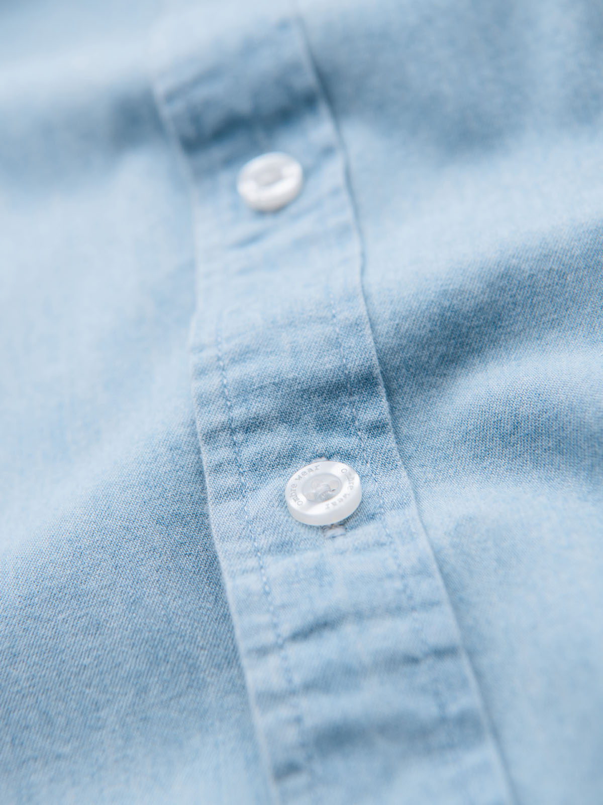 Ombre Men&#039;s denim shirt with embroidered pocket - light blue