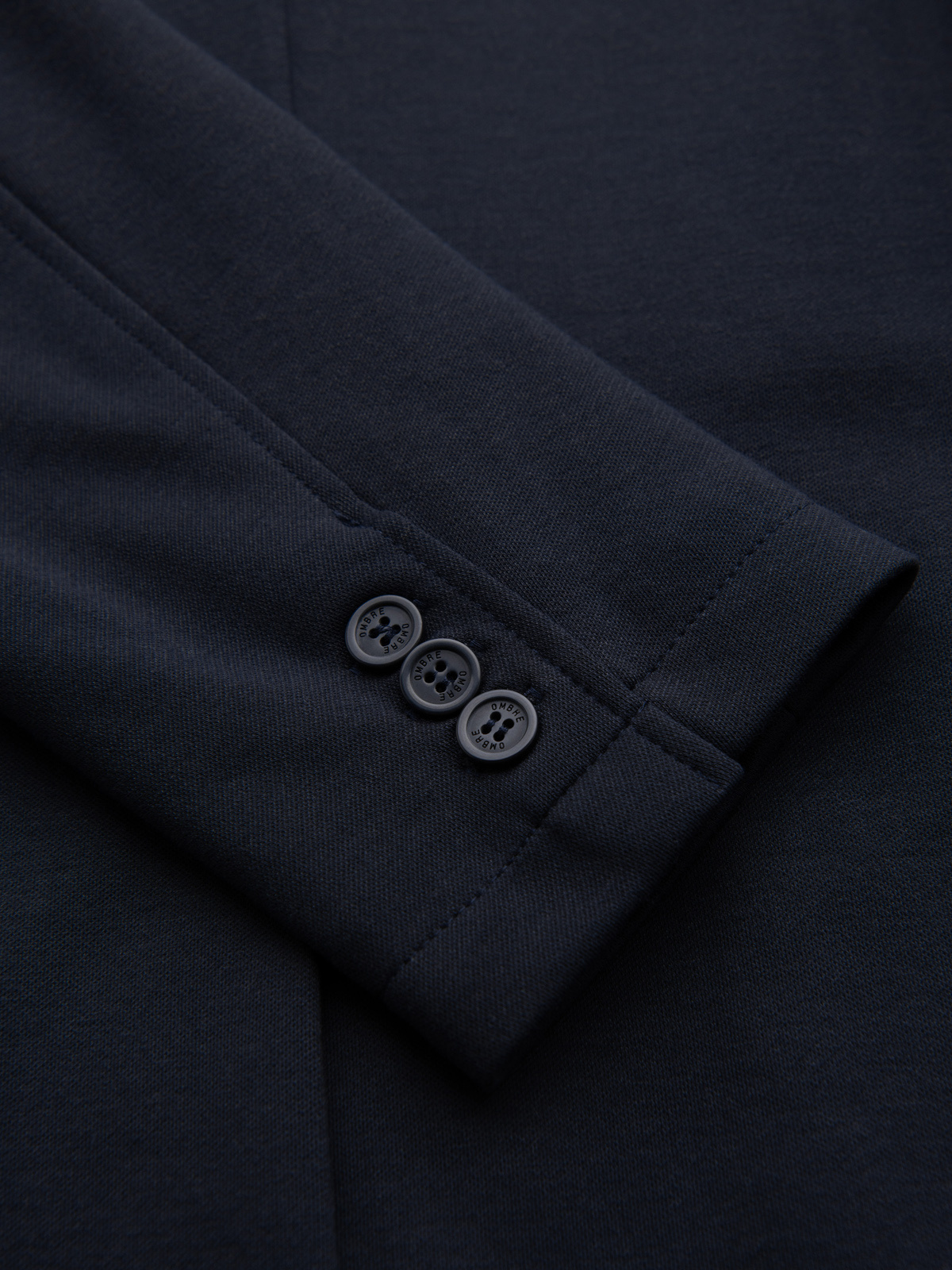 Pánske slim fit sako s jemnou textúrou