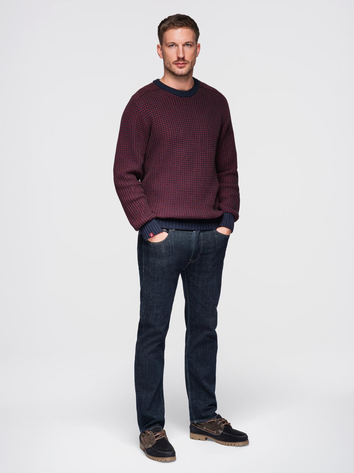 Ombre Men&#039;s contrast weave sweater with round neckline - maroon