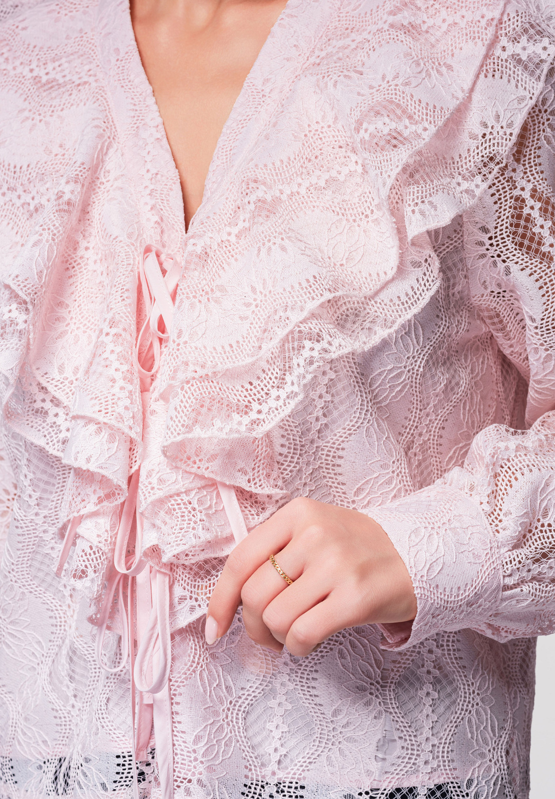 Modernă pentru femei bluză Edoti – cu atenție la detalii