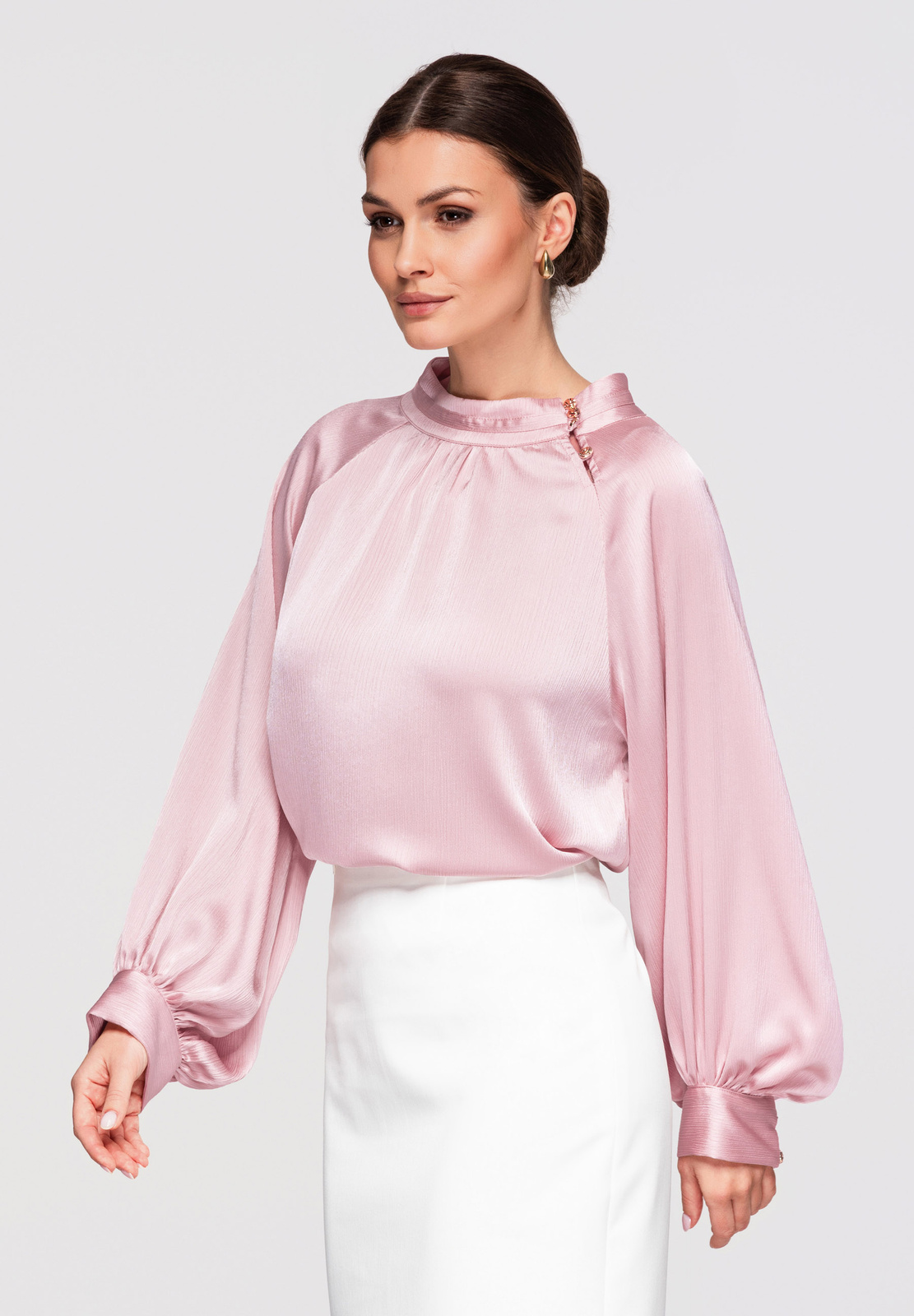 Edoti: pentru femei bluză cu execuție perfectă