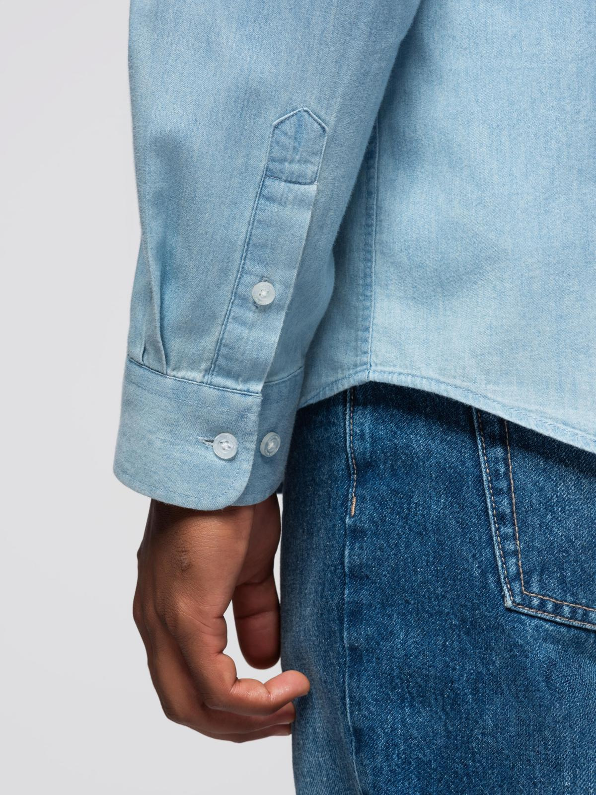 Ombre Men&#039;s denim shirt with embroidered pocket - light blue