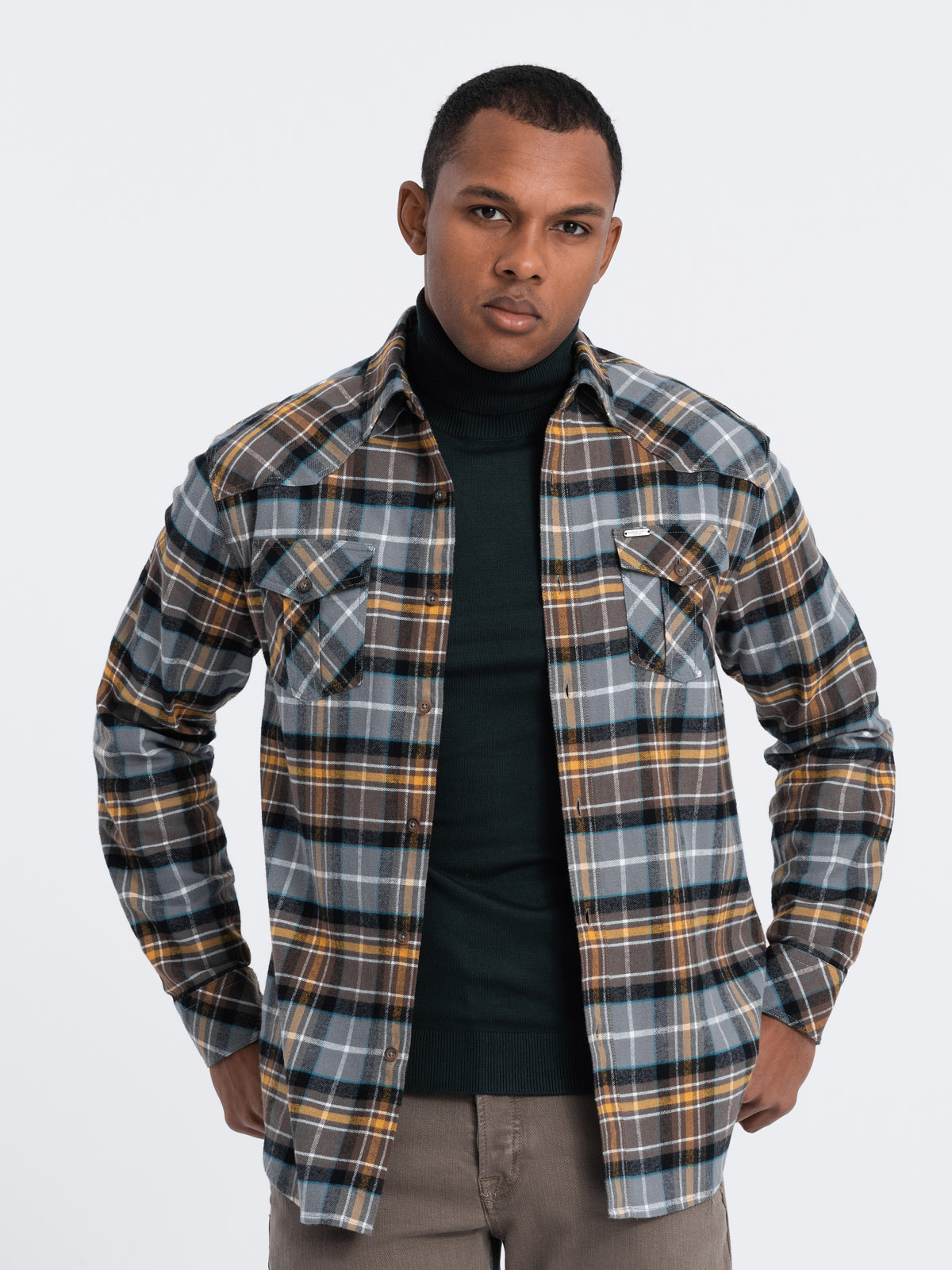 Levně Ombre Men's checkered flannel shirt with pockets - gray-yellow