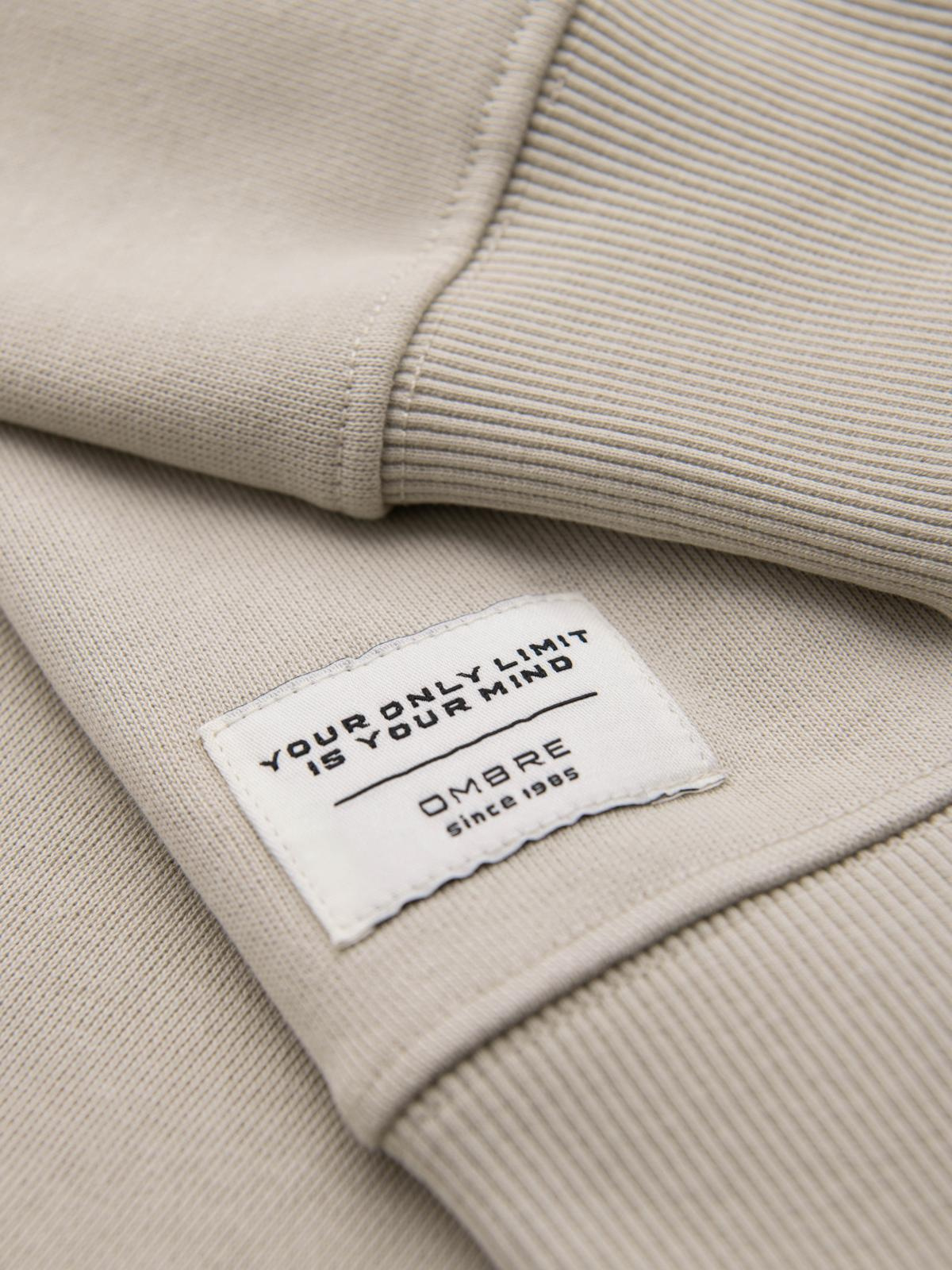 Ombre Men&#039;s BASIC sweatshirt with round neckline - light beige