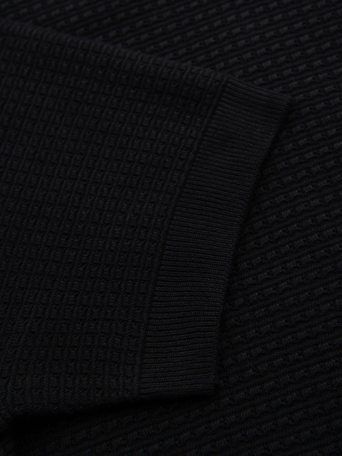 Ombre Men's structured knitted t-shirt - black