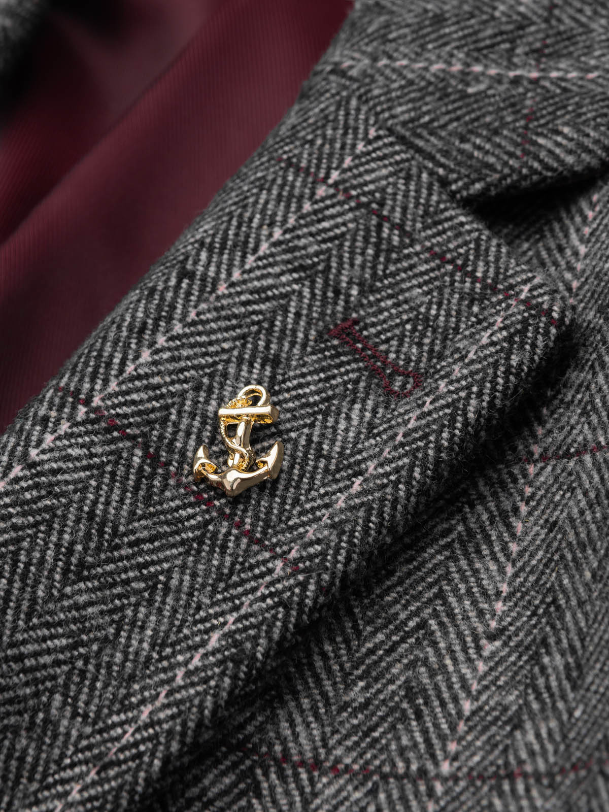 Ombre Decorative metal clothing pin anchor - gold