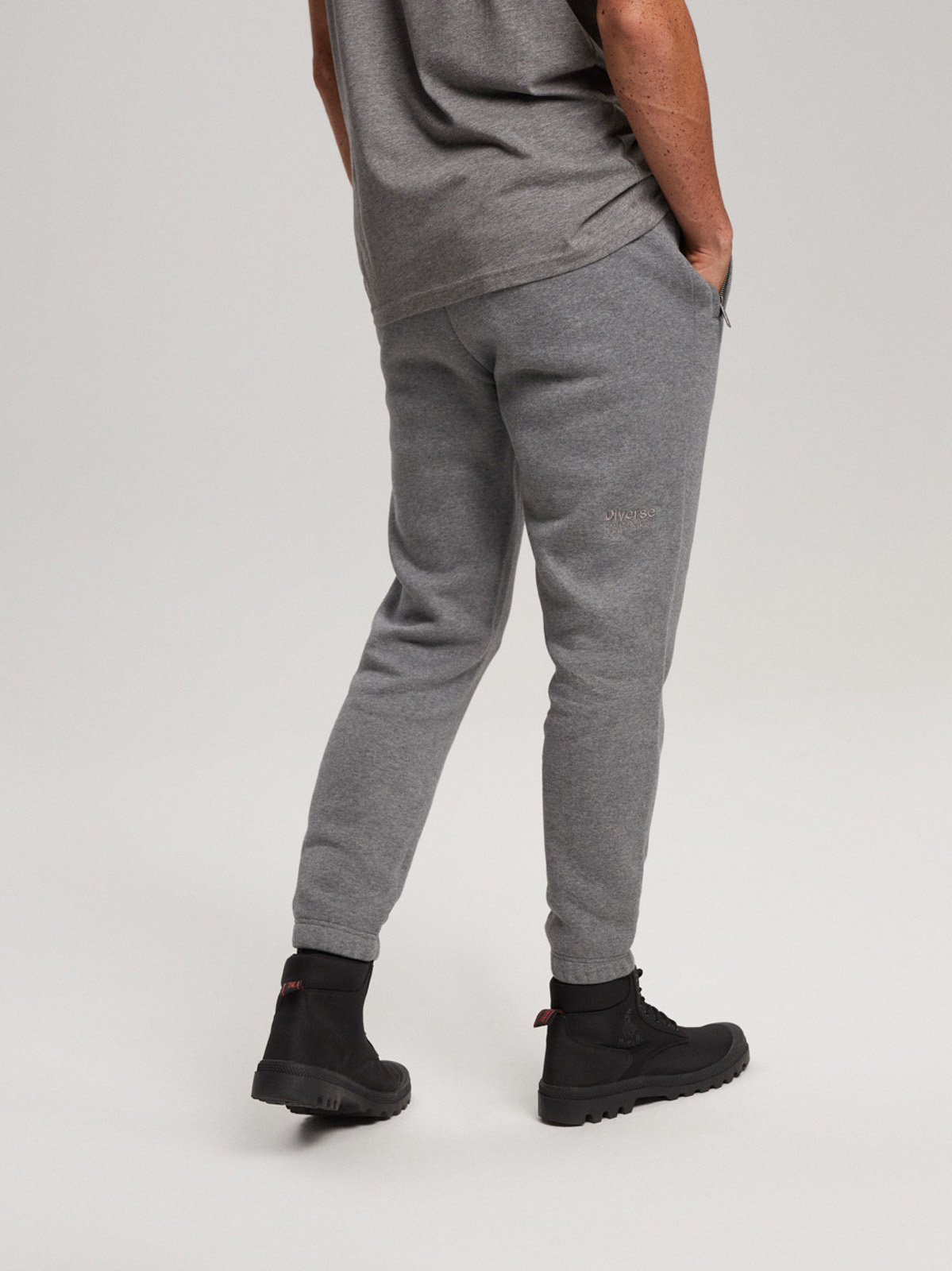 Diverse Men&#039;s sweatpants DKR DSRT J1