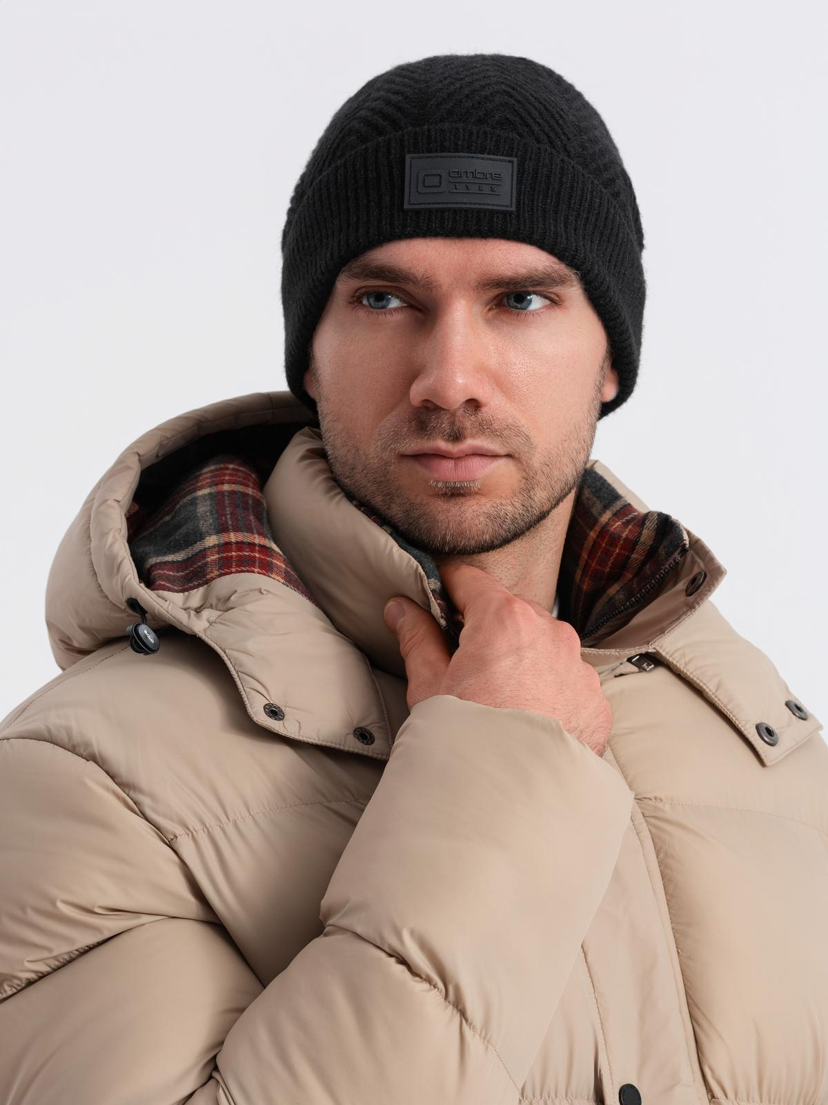 Ombre Men's knitted sweater-knit cap with patch - black