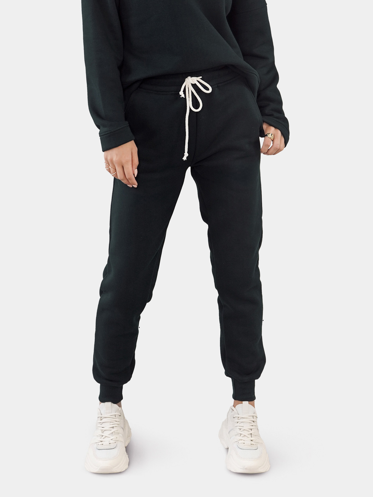 Dámske čierne tepláky Edoti