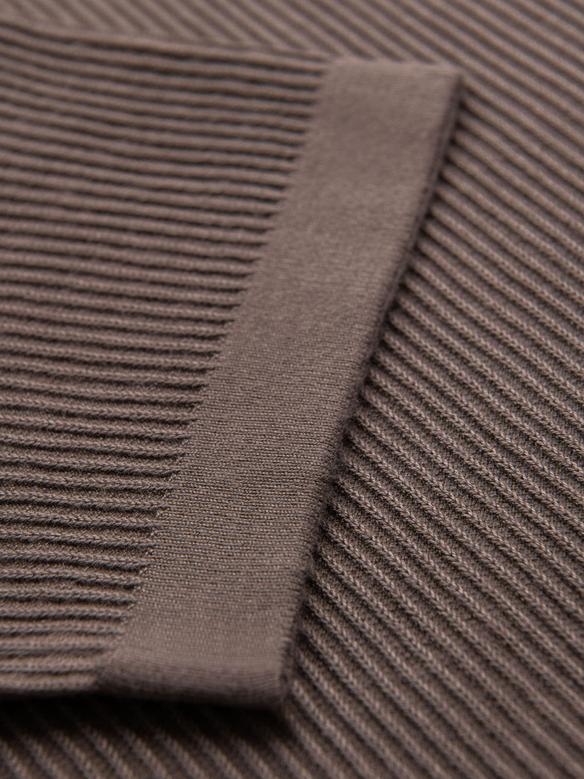 Ombre Men&#039;s knitted t-shirt with buttons at the neckline - ash