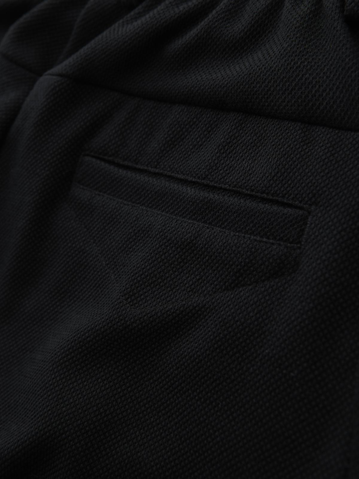 Pantaloni barbati, Ombre