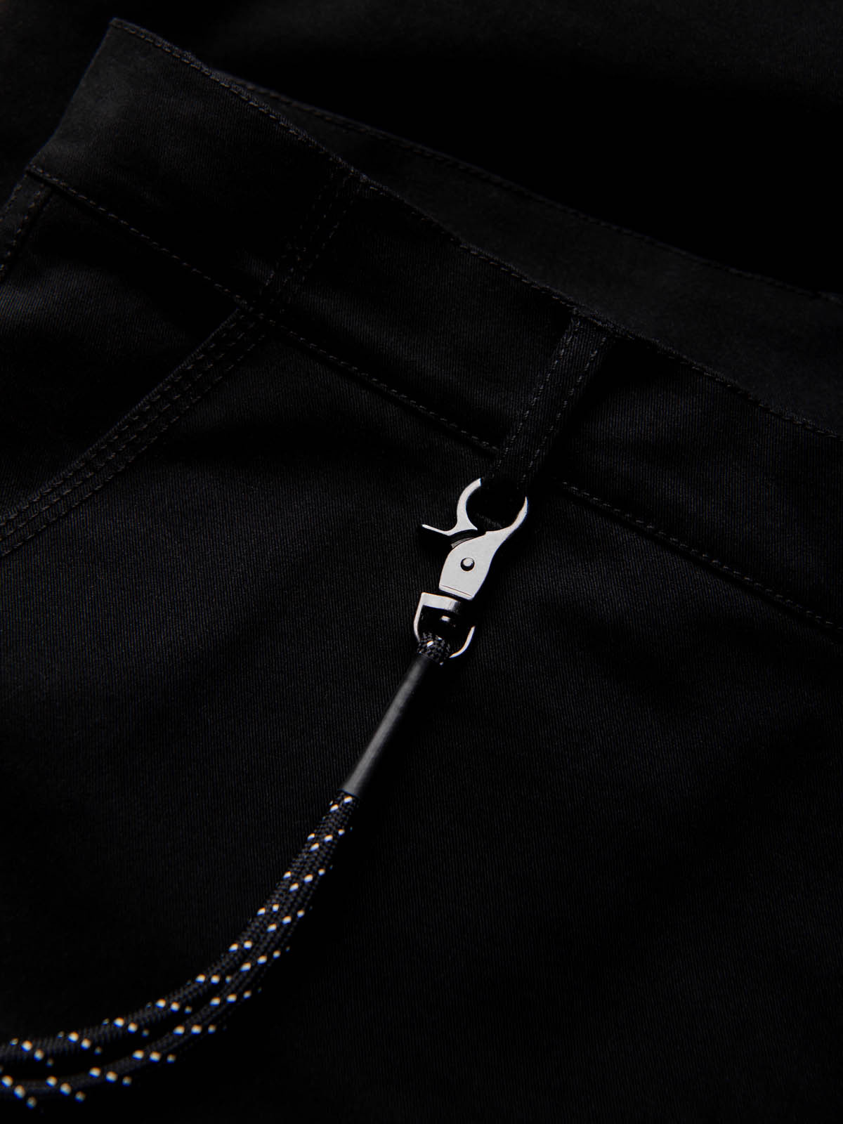 Ombre Men&#039;s pants with cargo pockets and leg hem - black