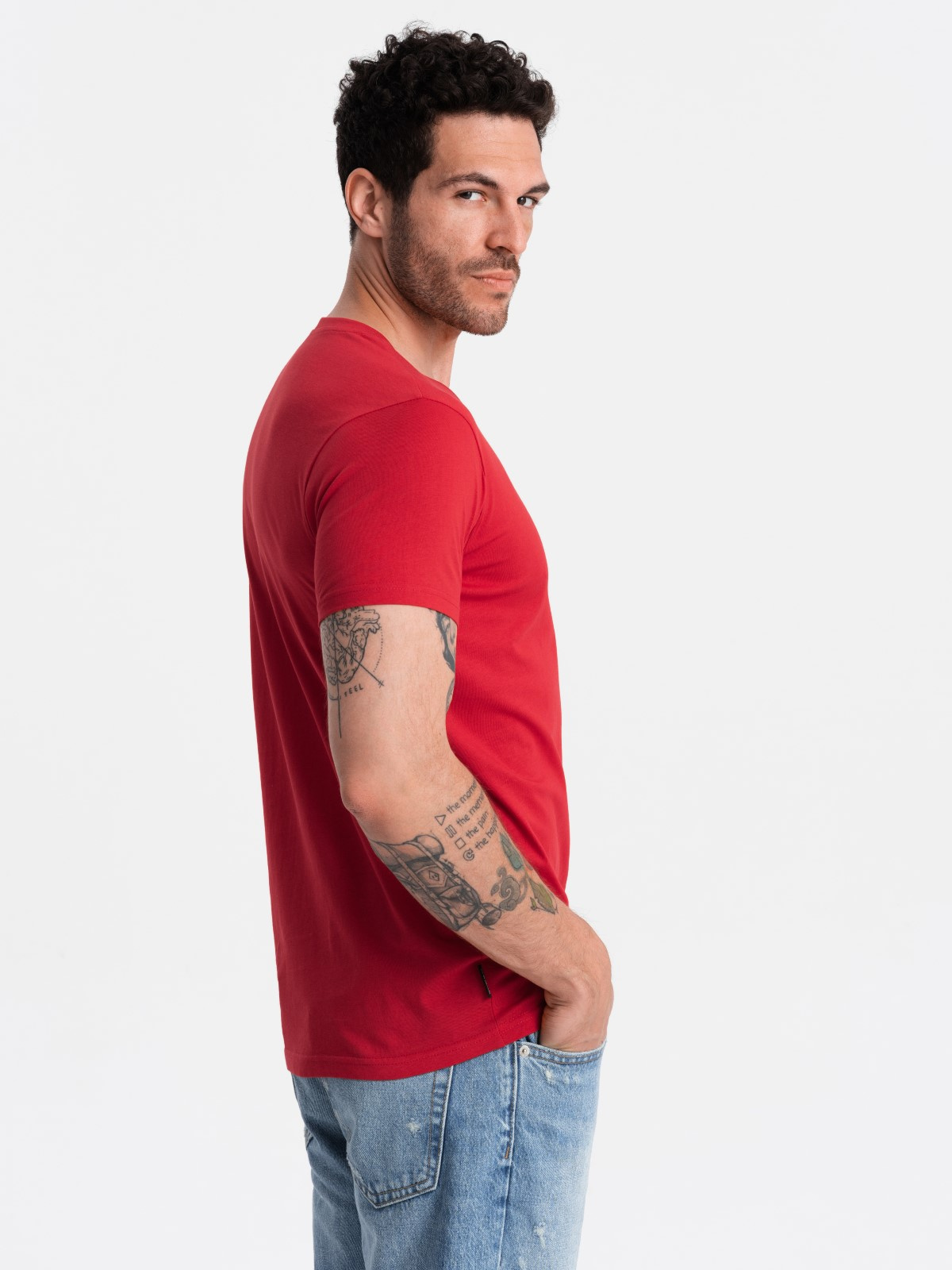 Ombre Men's BASIC classic cotton T-shirt with a v-neck - red