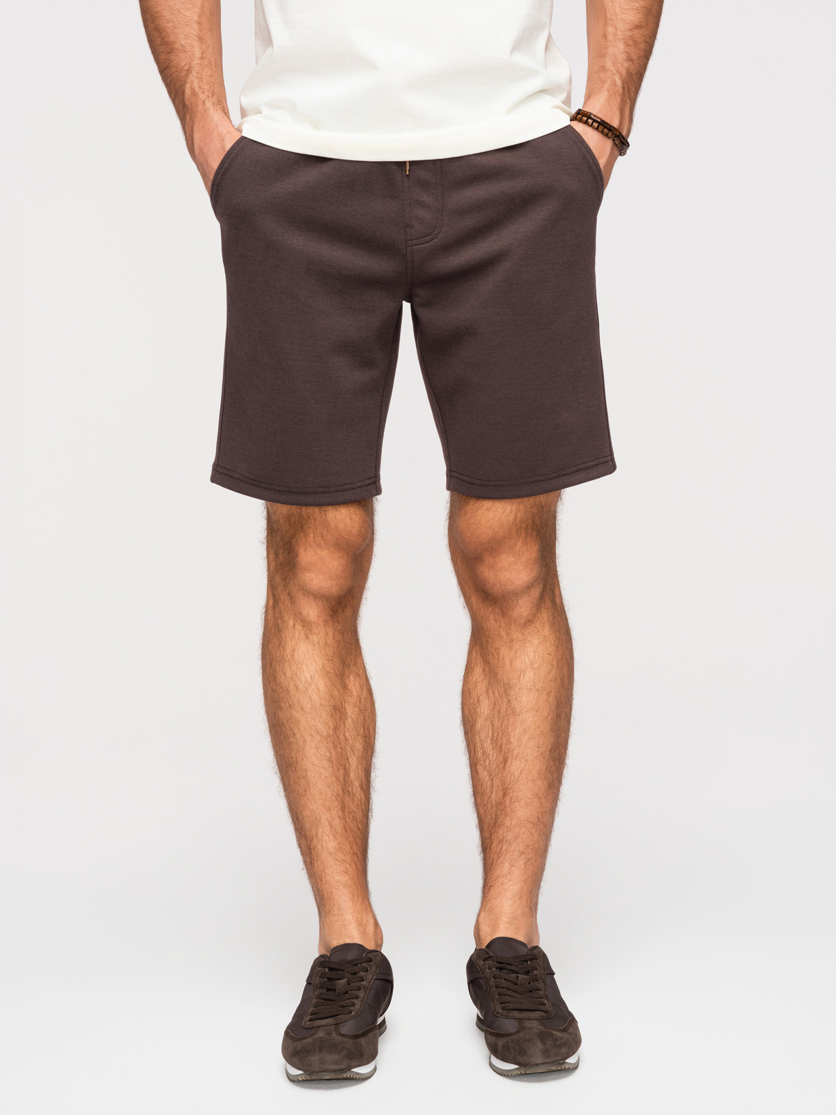 Ombre pánske štruktúrované šortky REGULAR FIT - hnedé