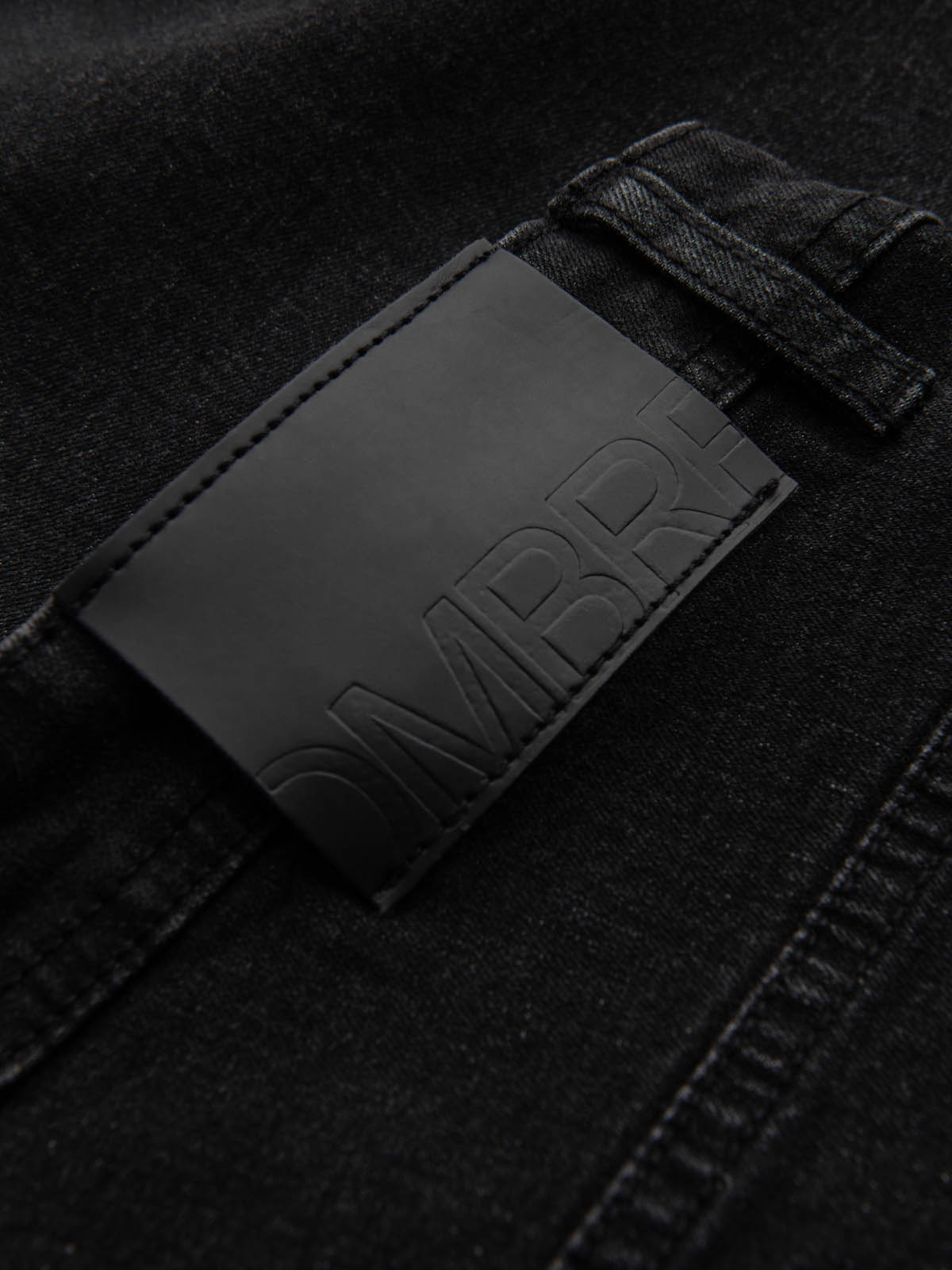 Ombre Men's denim shorts with rolled up legs - black