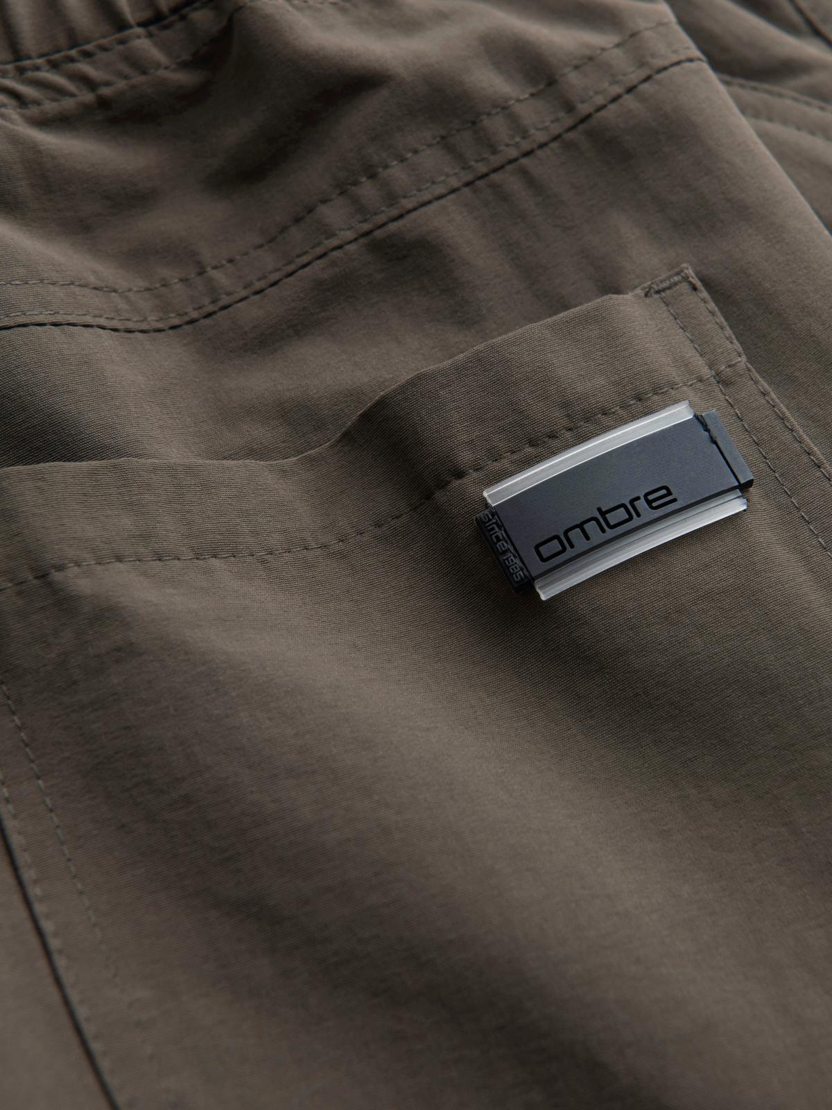 Ombre Men's jogger pants with cargo pockets and print - dark olive green