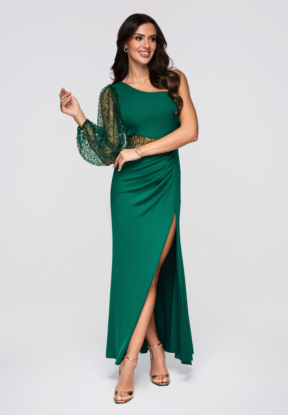 Elegantné večerné šaty s čipkovaným rukávom