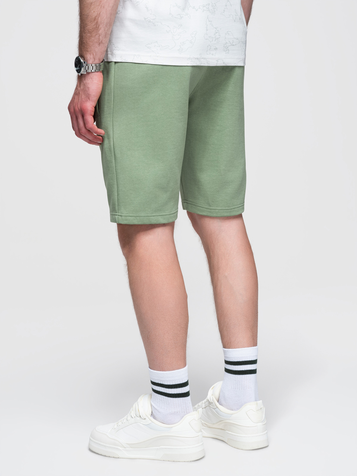 Ombre Men's knit shorts with drawstring and pockets - green