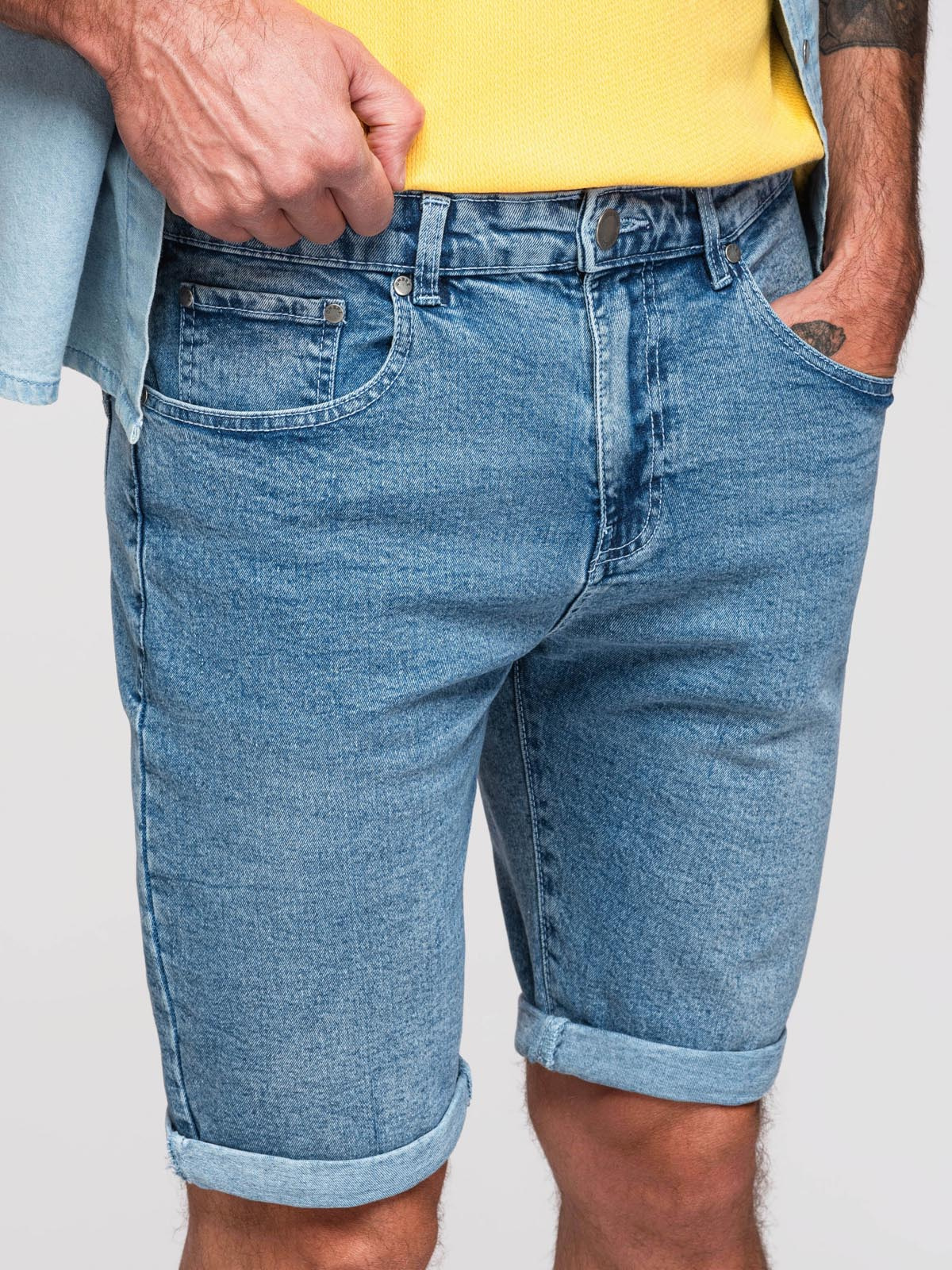 Ombre Men's denim shorts with rolled up leg - light blue