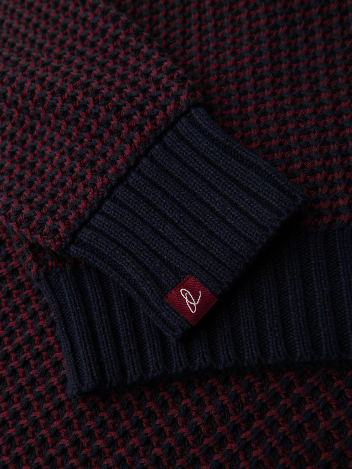 Ombre Men&#039;s contrast weave sweater with round neckline - maroon