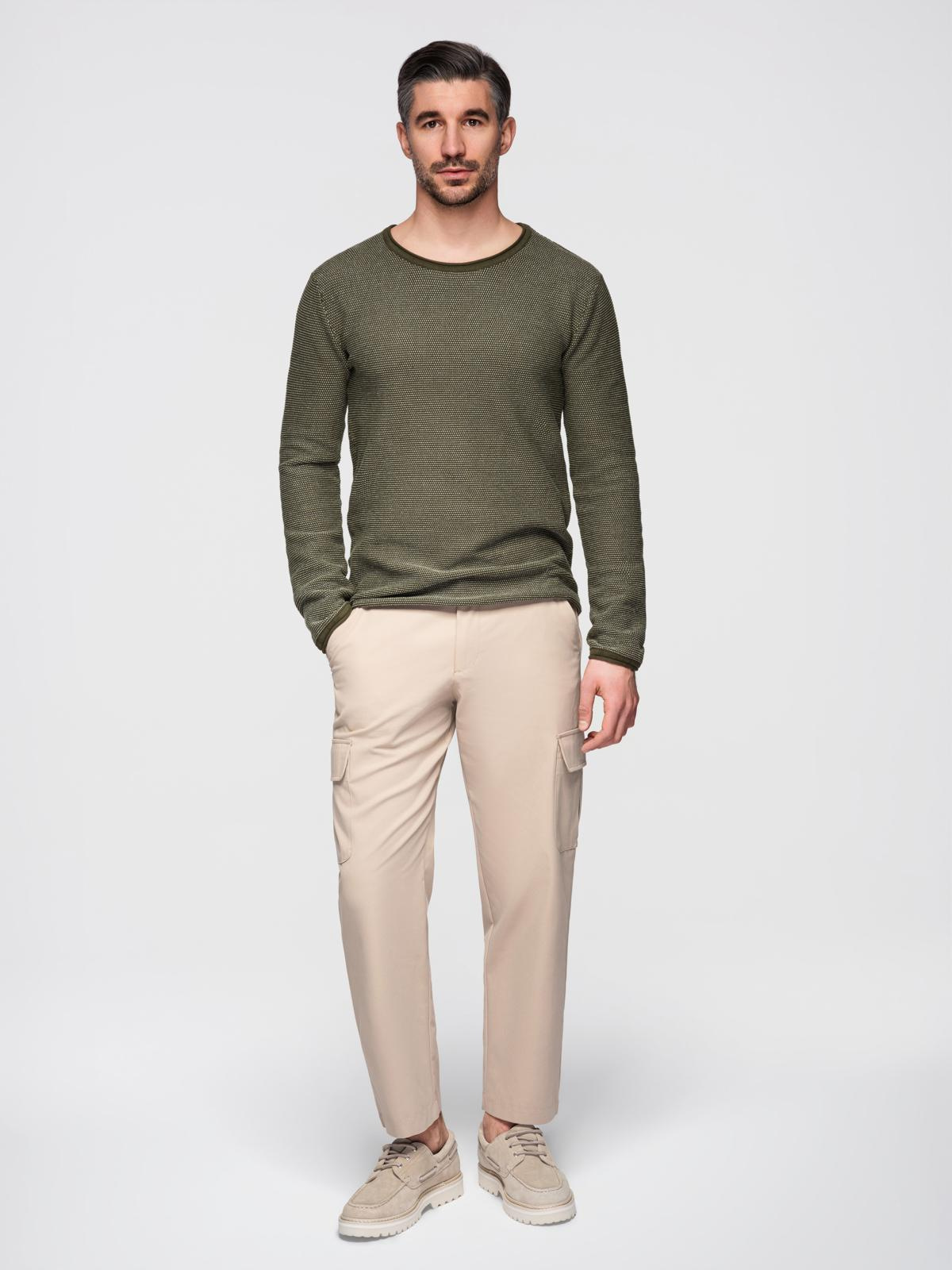 Ombre Men's knitted sweater with structured dots - olive