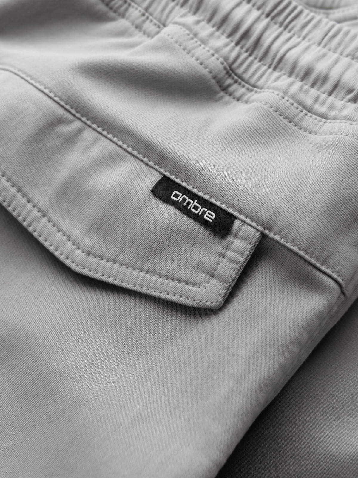 Ombre Men&#039;s knitted joggers with cargo pockets - light grey