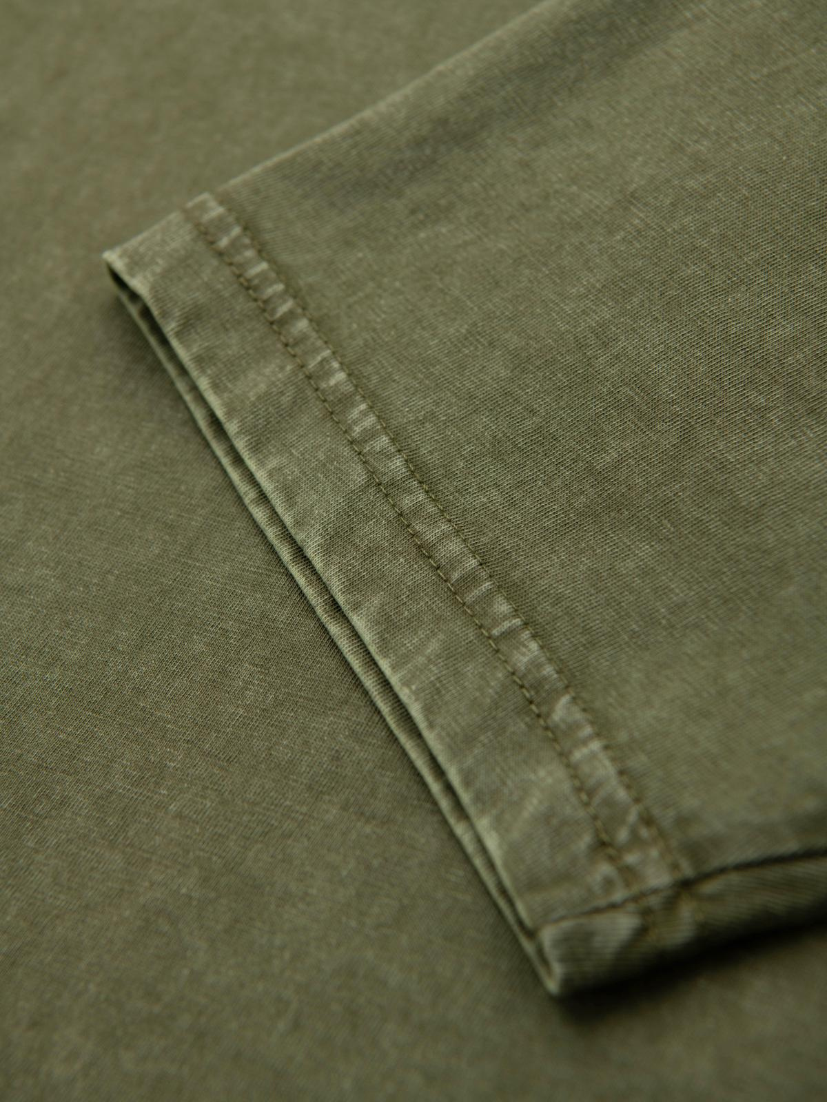 Ombre Men's t-shirt with wash effect and buttons at neckline - olive